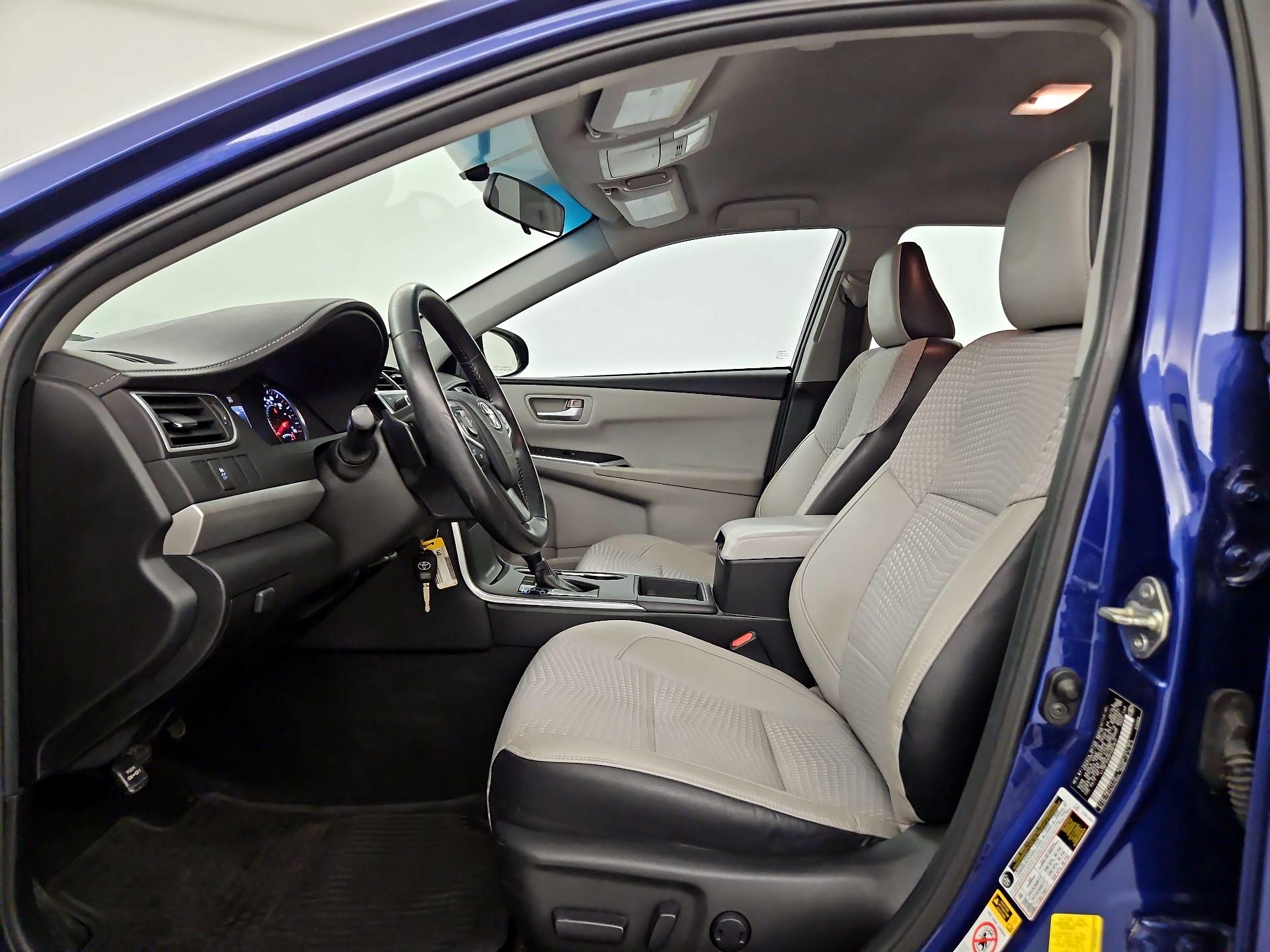 Thumbnail: 2015 Toyota Camry - 9