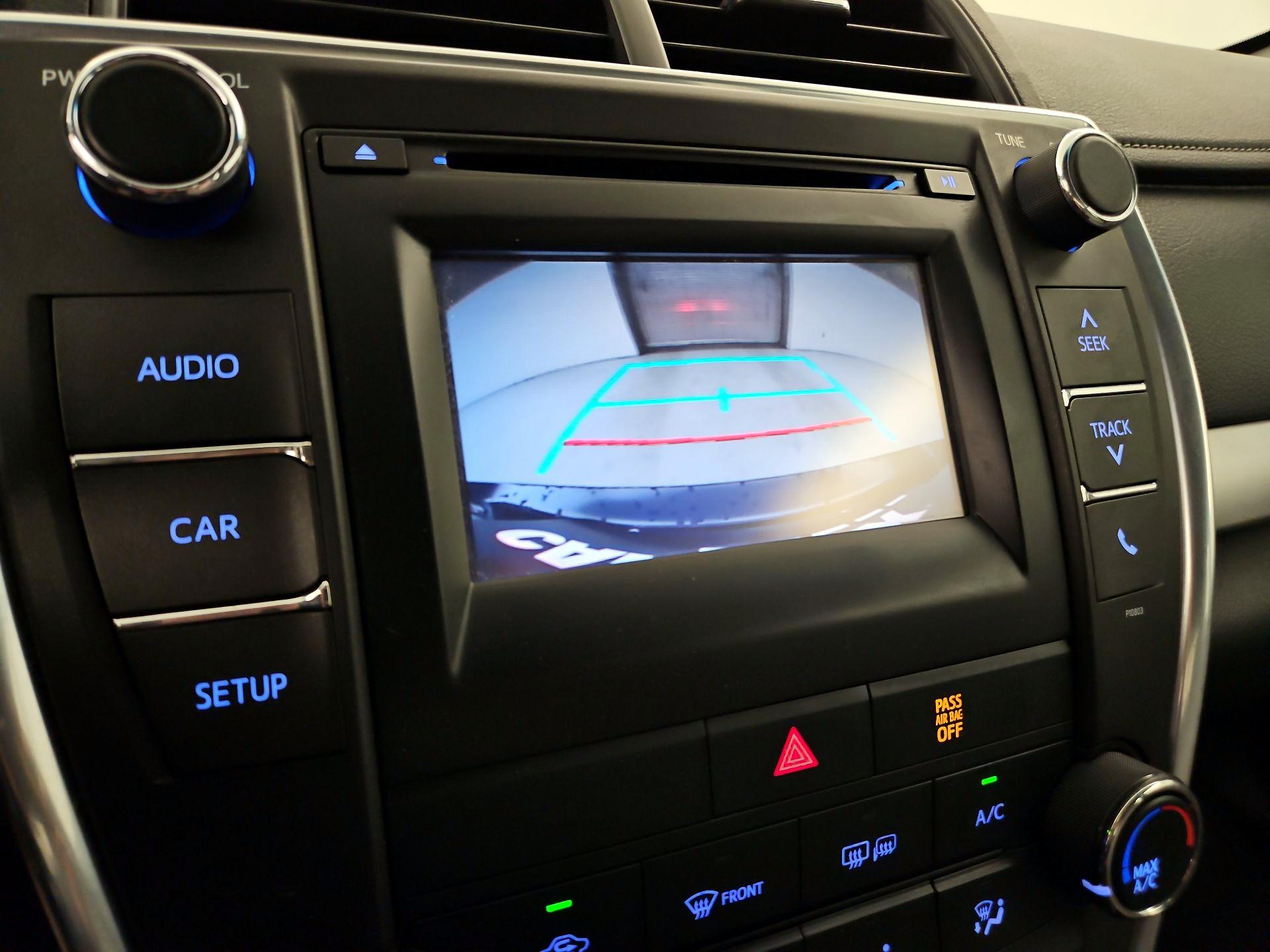 Thumbnail: 2015 Toyota Camry - 12