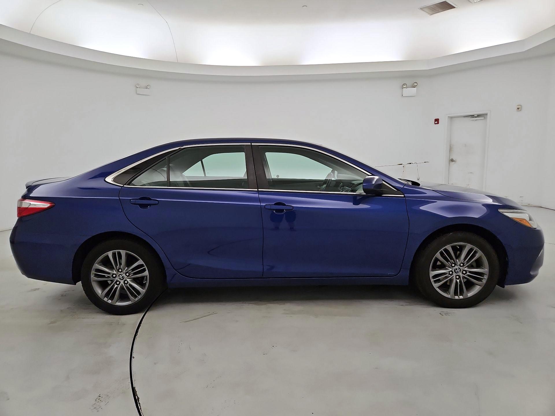 Thumbnail: 2015 Toyota Camry - 4