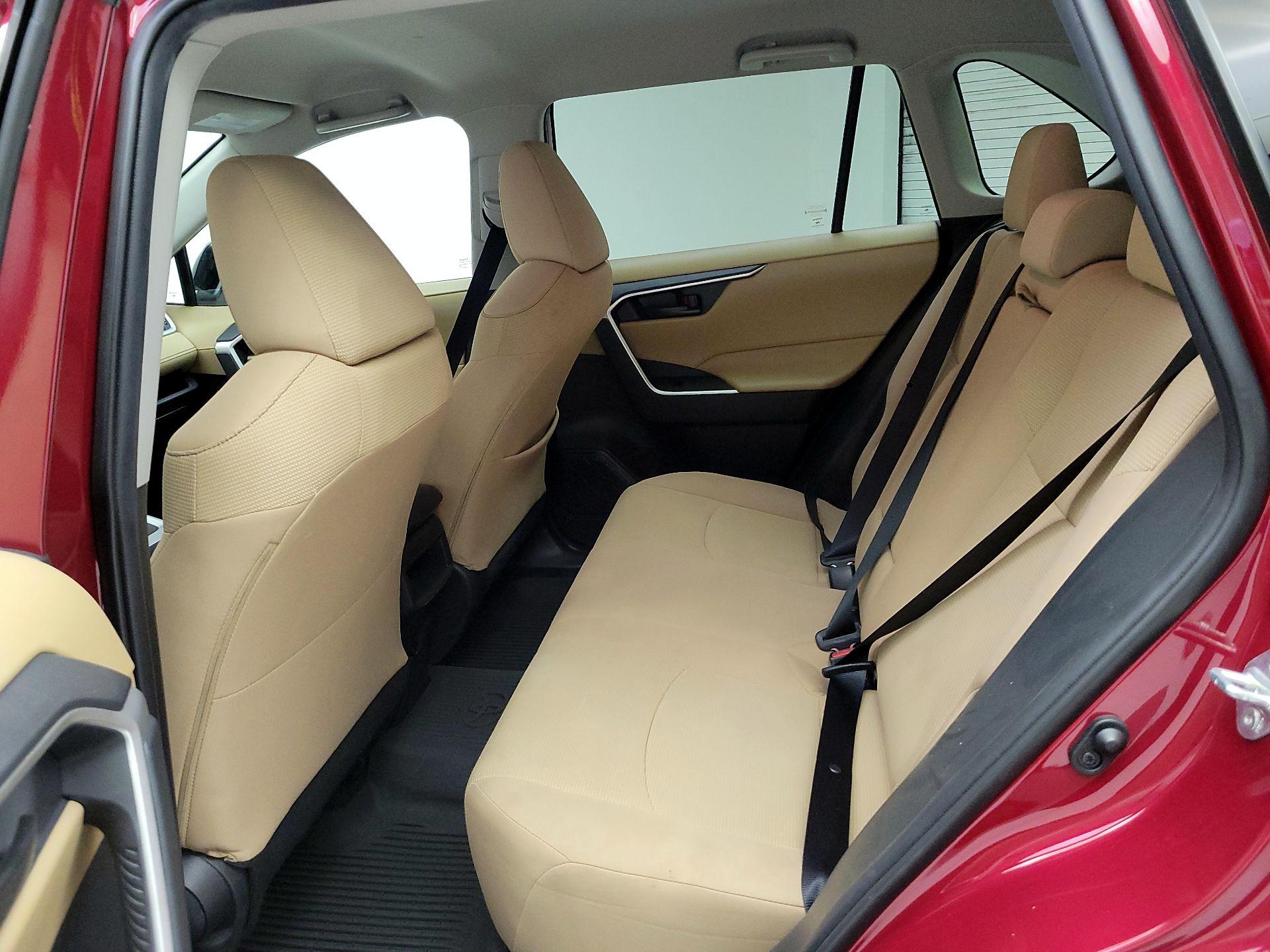 Thumbnail: 2020 Toyota RAV4 - 20