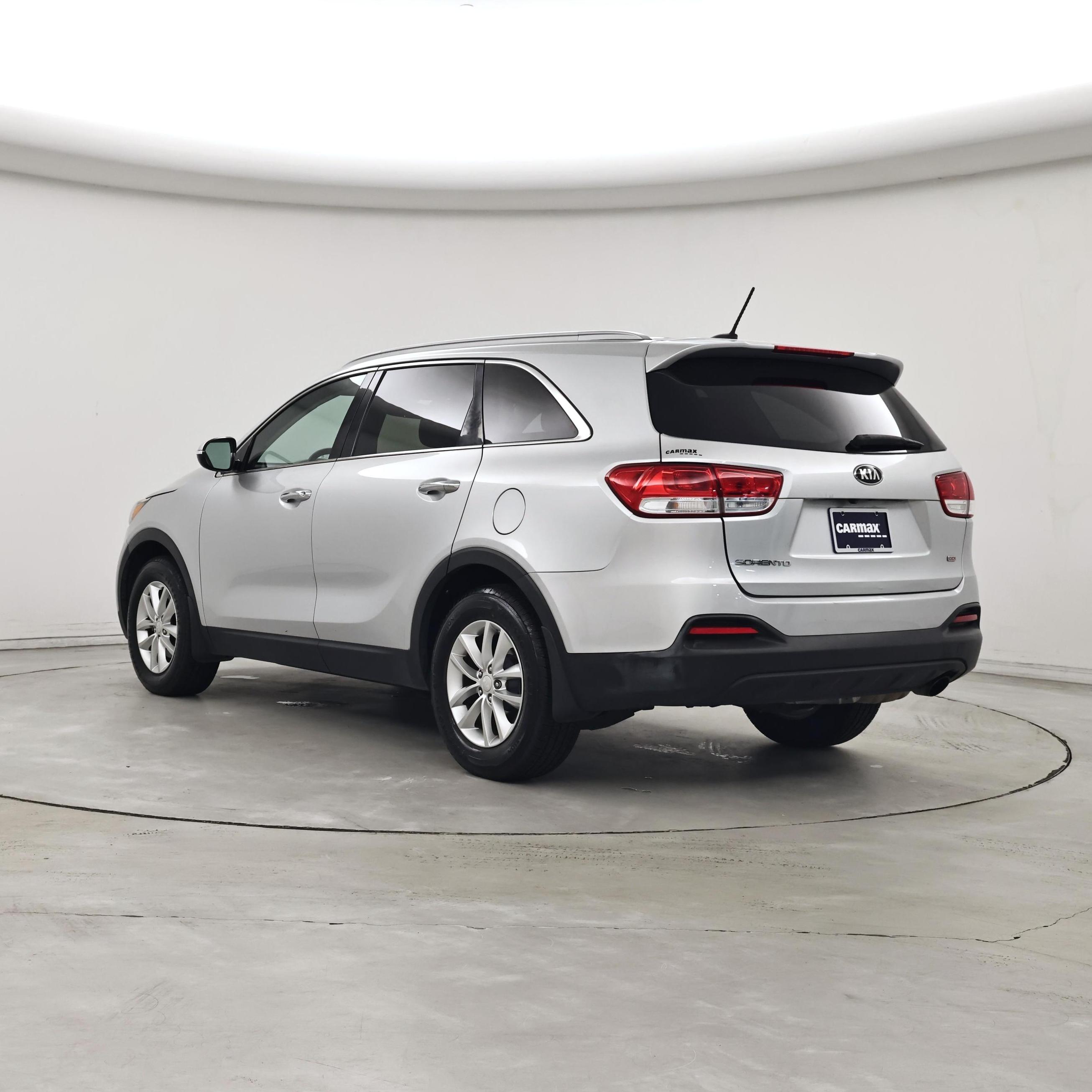 Thumbnail: 2016 Kia Sorento - 2
