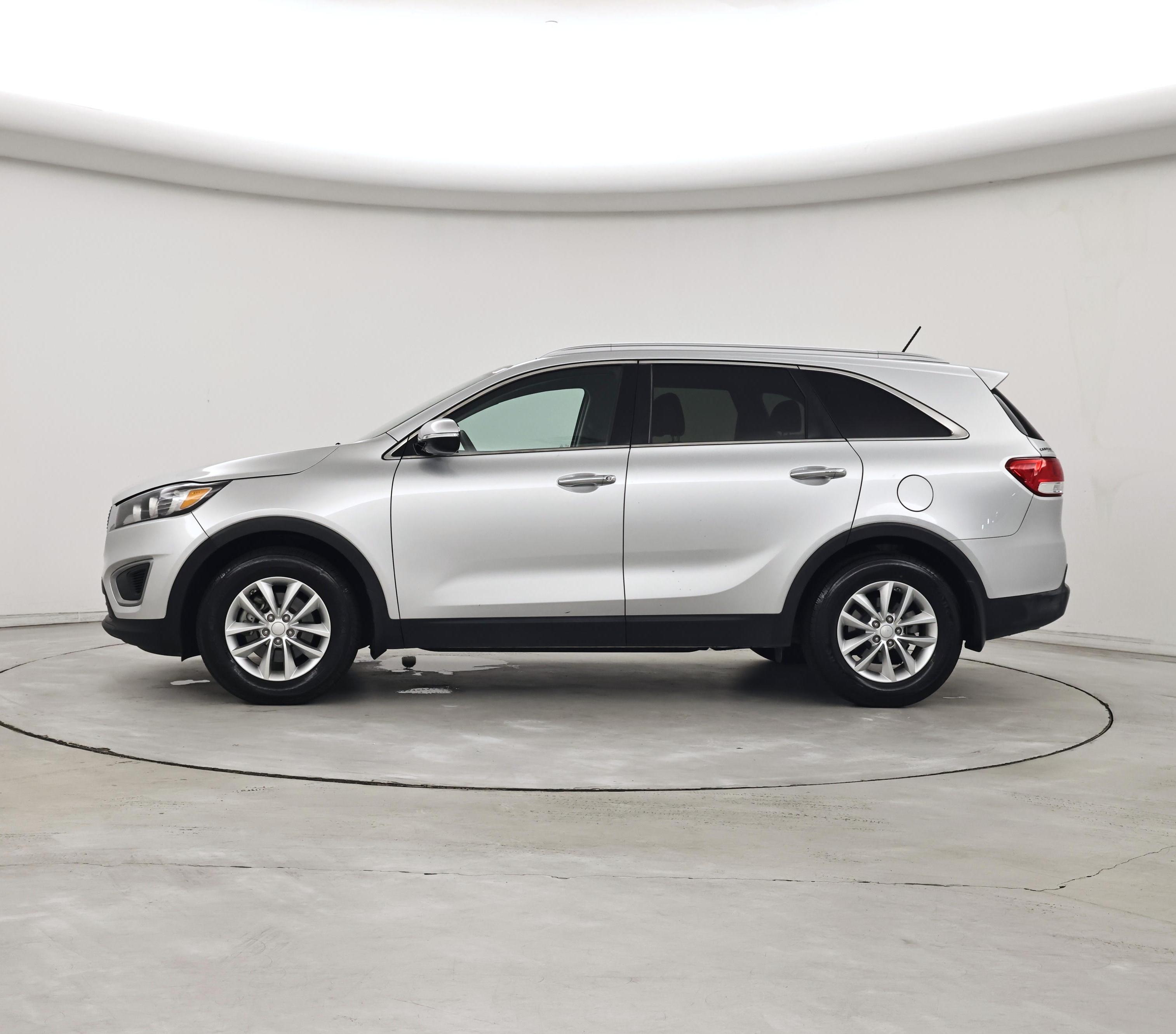 Thumbnail: 2016 Kia Sorento - 3
