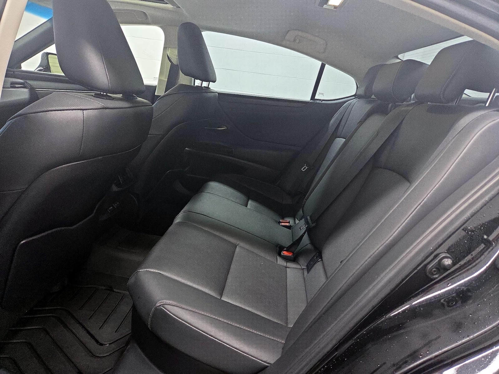 2024 Lexus ES Hybrid 300h - Photo 19
