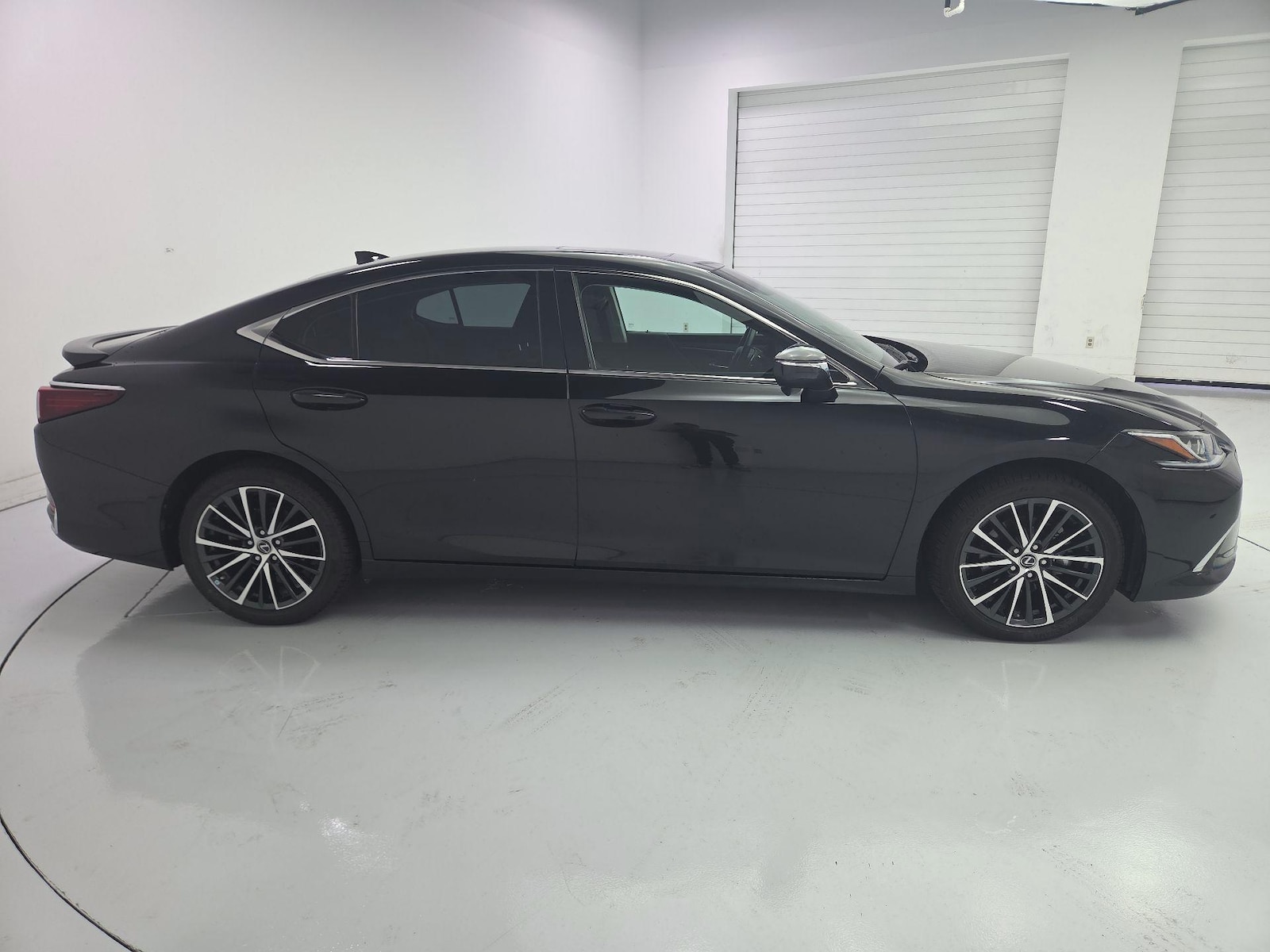 2024 Lexus ES Hybrid 300h - Photo 4