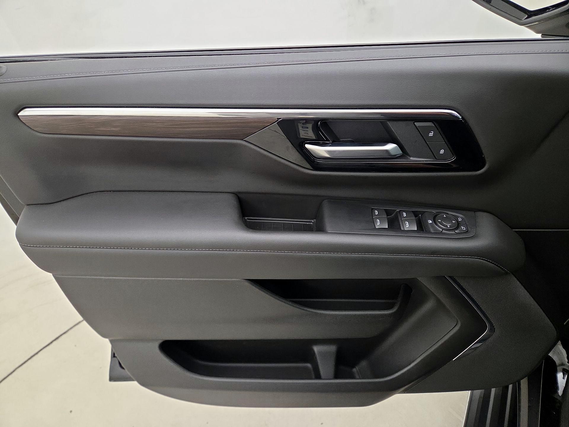 Thumbnail: 2026 Chevrolet Tahoe - 12