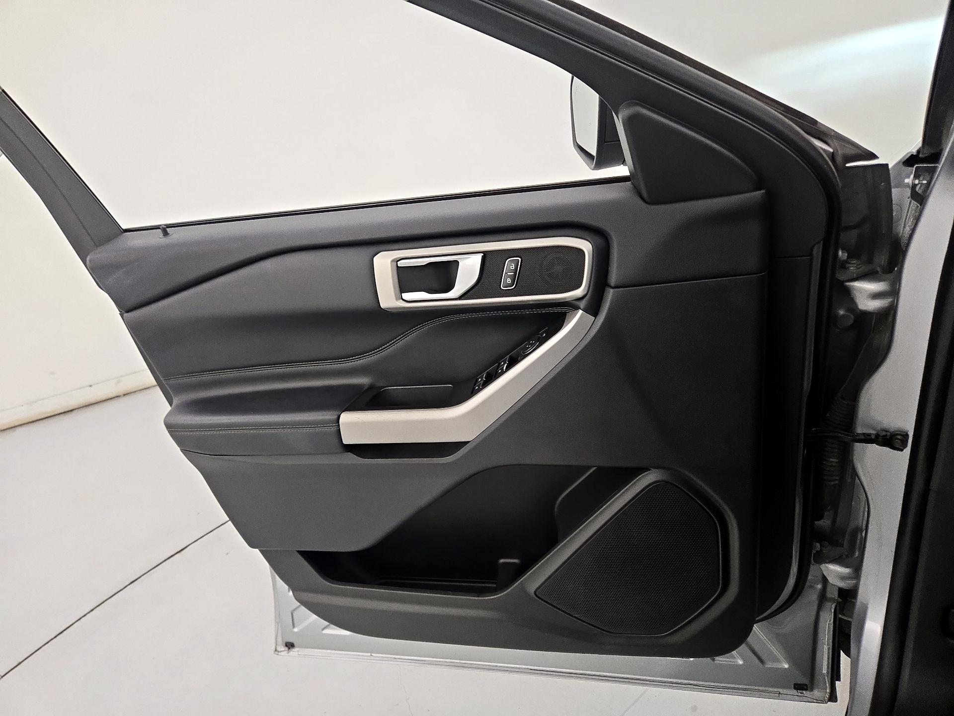 Thumbnail: 2022 Ford Explorer - 12