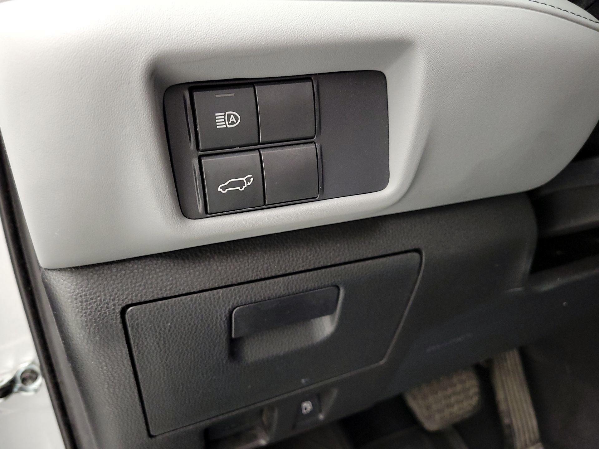 Thumbnail: 2021 Toyota Highlander - 13