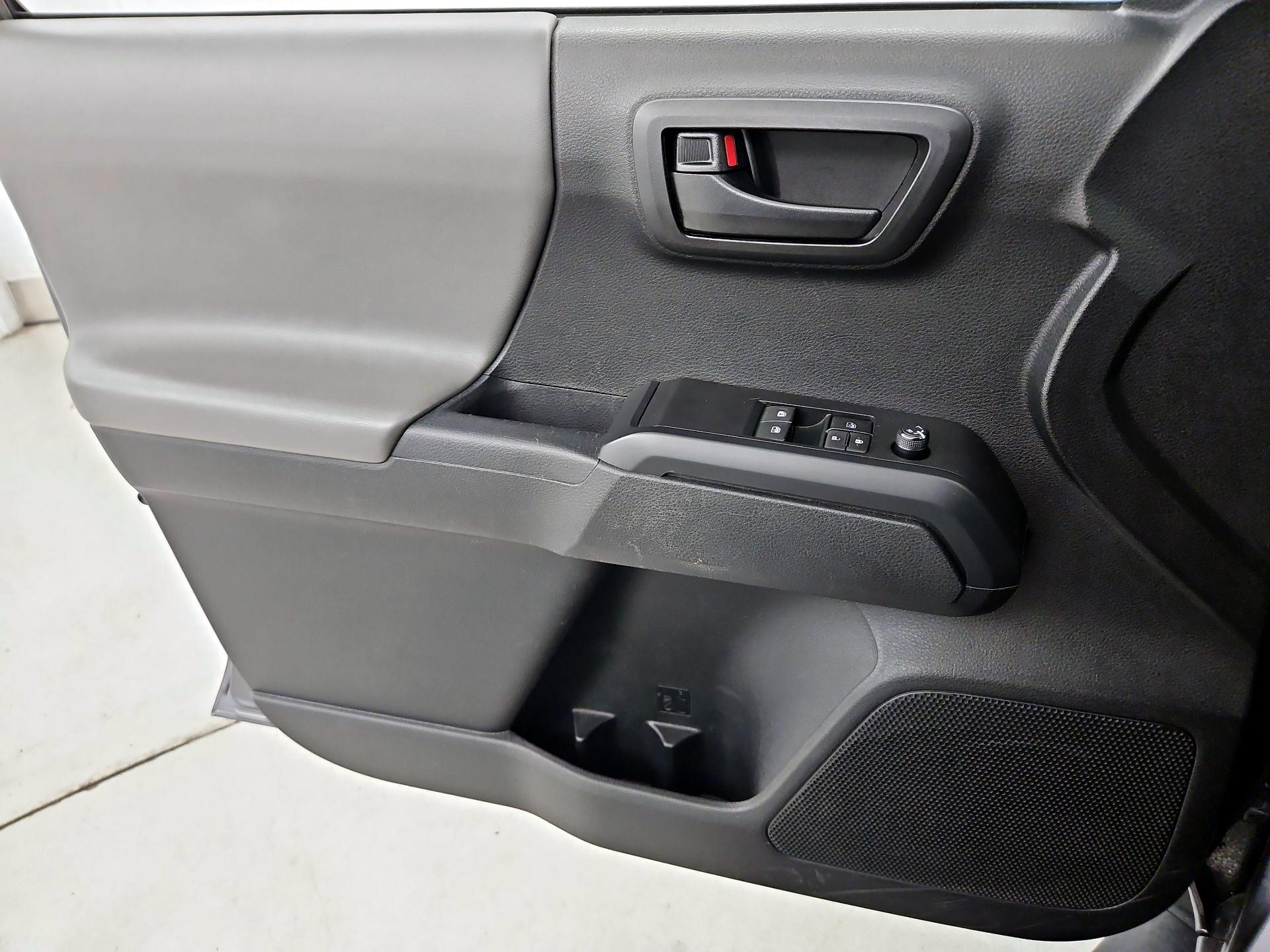 Thumbnail: 2021 Toyota Tacoma - 12
