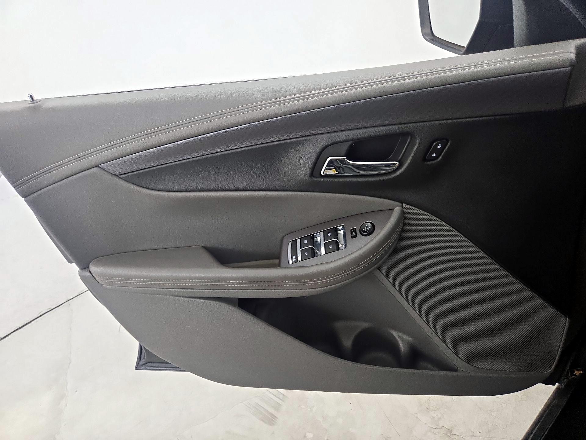 Thumbnail: 2015 Chevrolet Impala - 12
