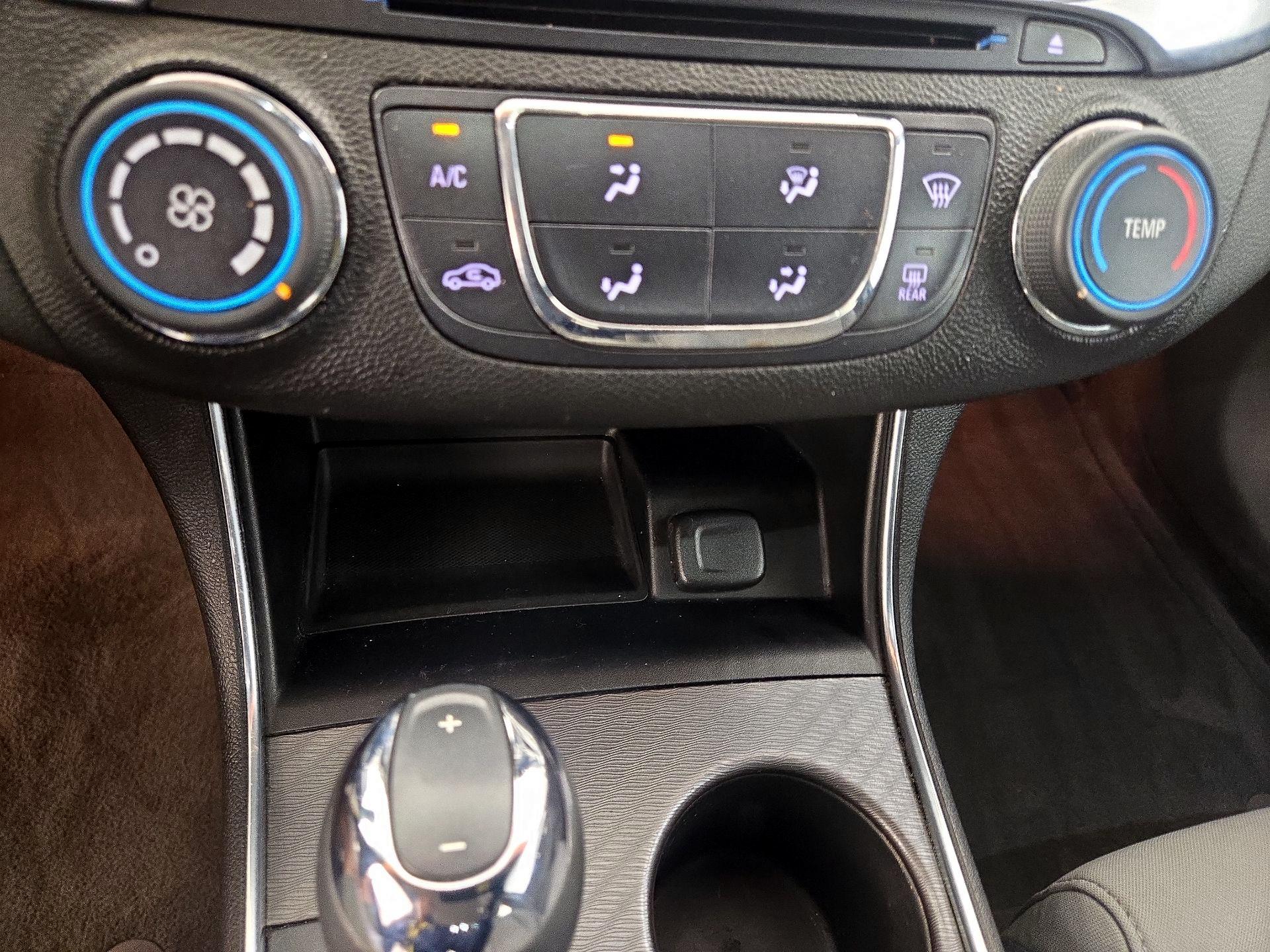 Thumbnail: 2015 Chevrolet Impala - 15