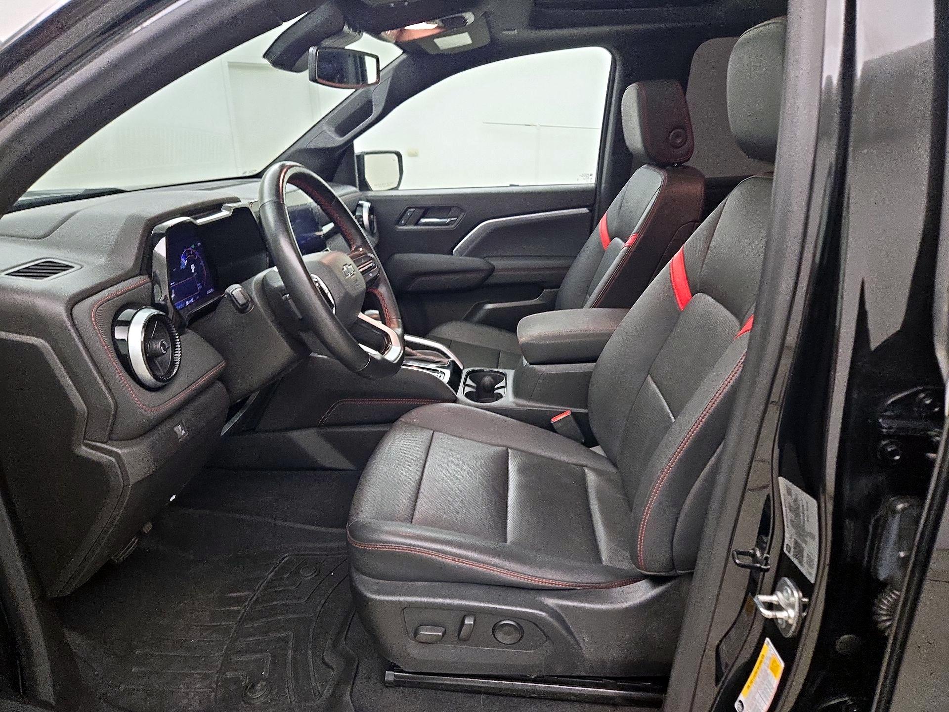 Thumbnail: 2024 Chevrolet Colorado - 11