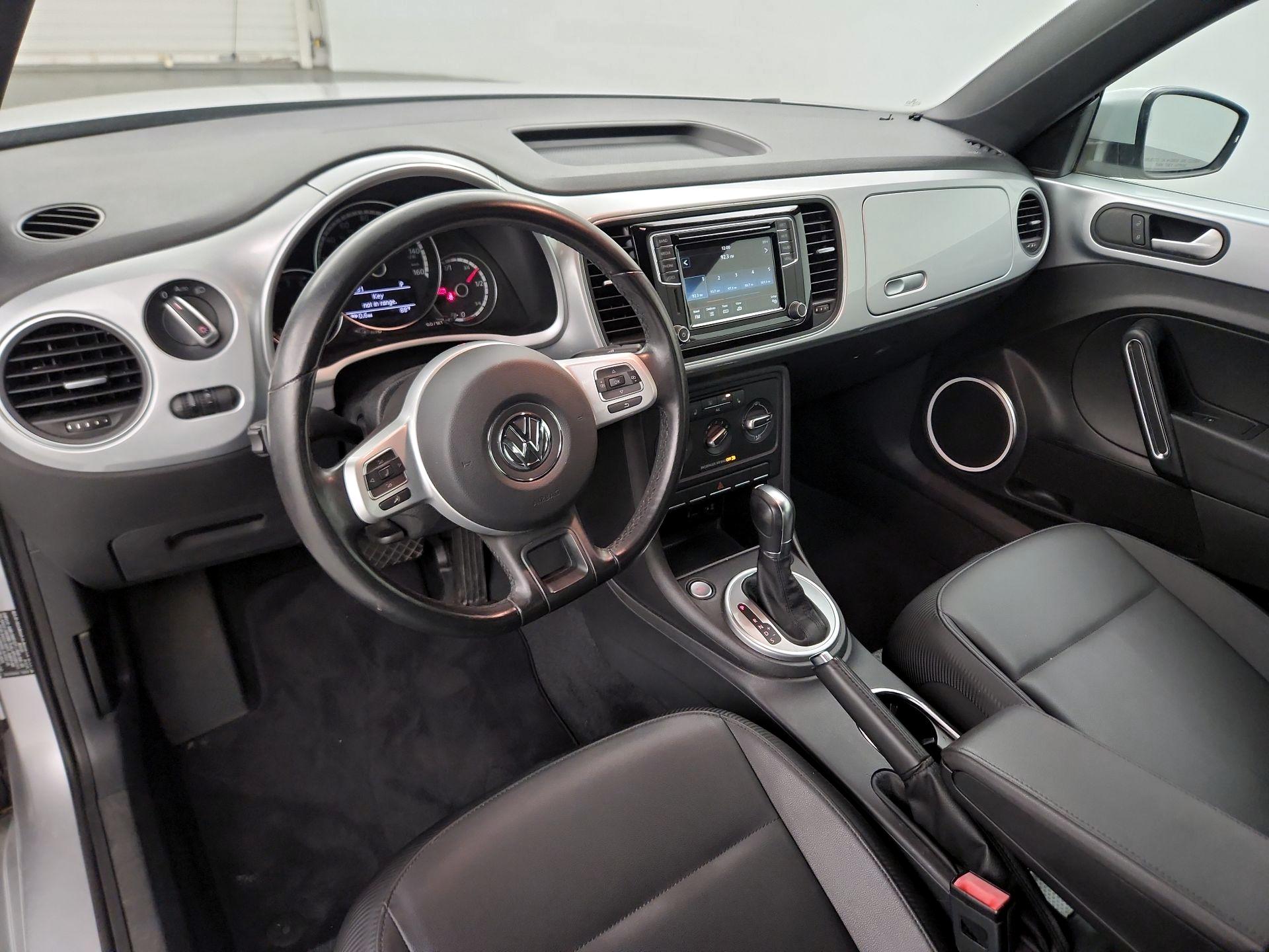 Thumbnail: 2016 Volkswagen Beetle - 9
