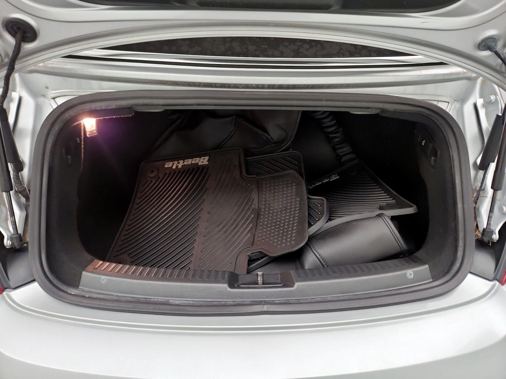 Thumbnail: 2016 Volkswagen Beetle - 19