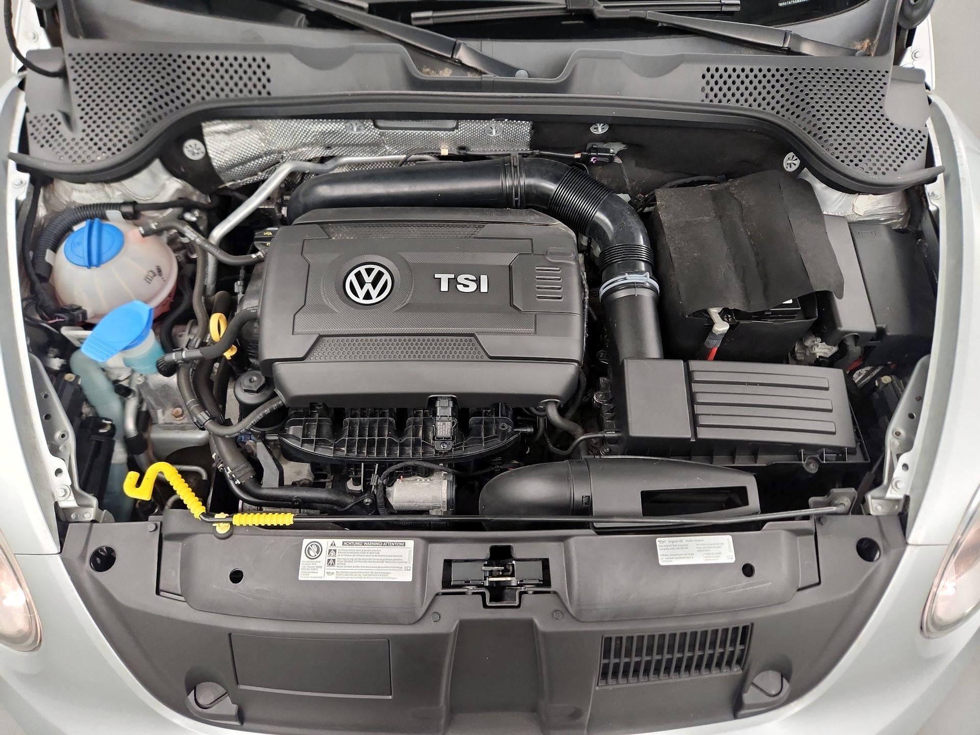Thumbnail: 2016 Volkswagen Beetle - 20