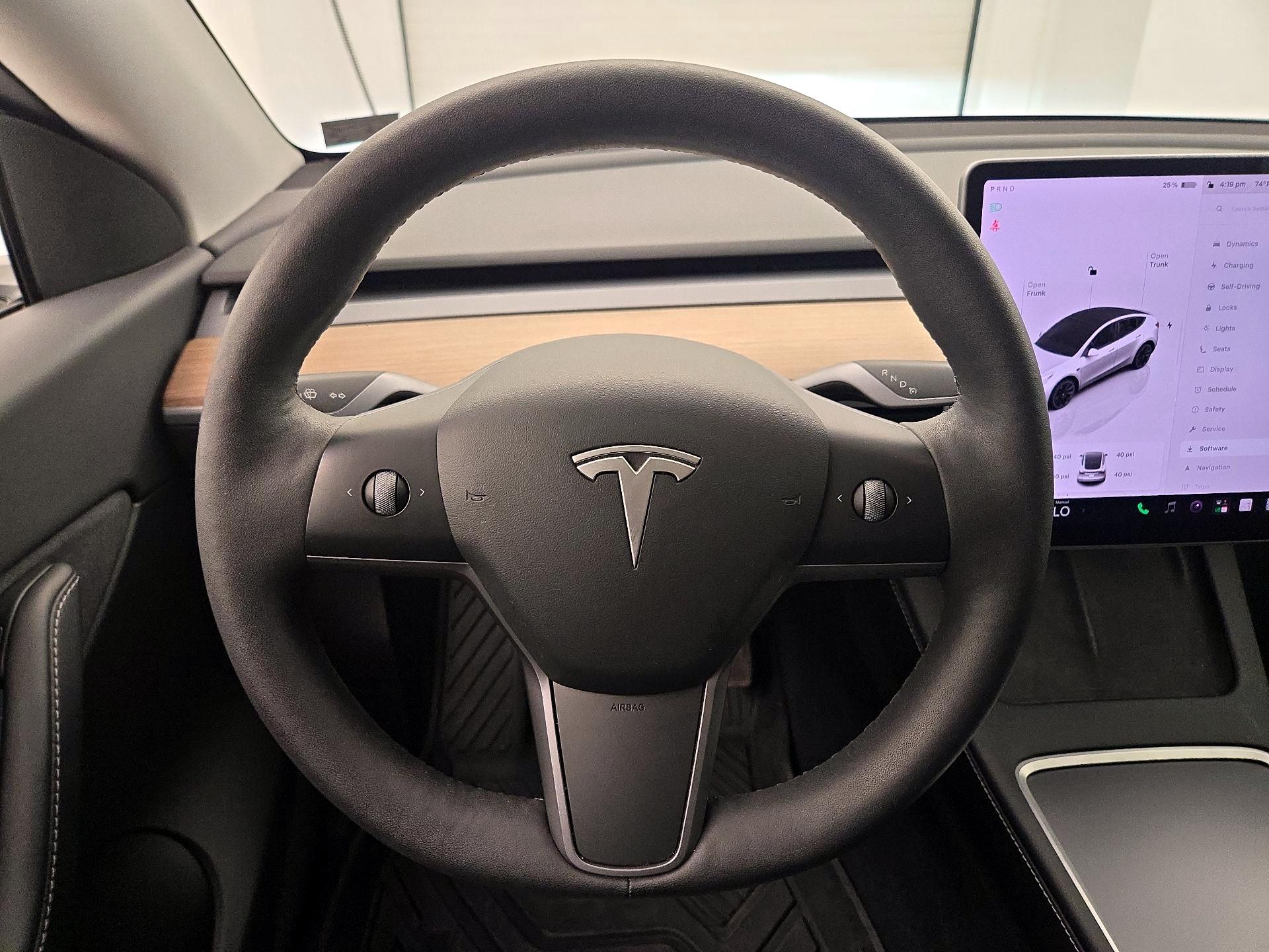 Thumbnail: 2022 Tesla Model Y - 10