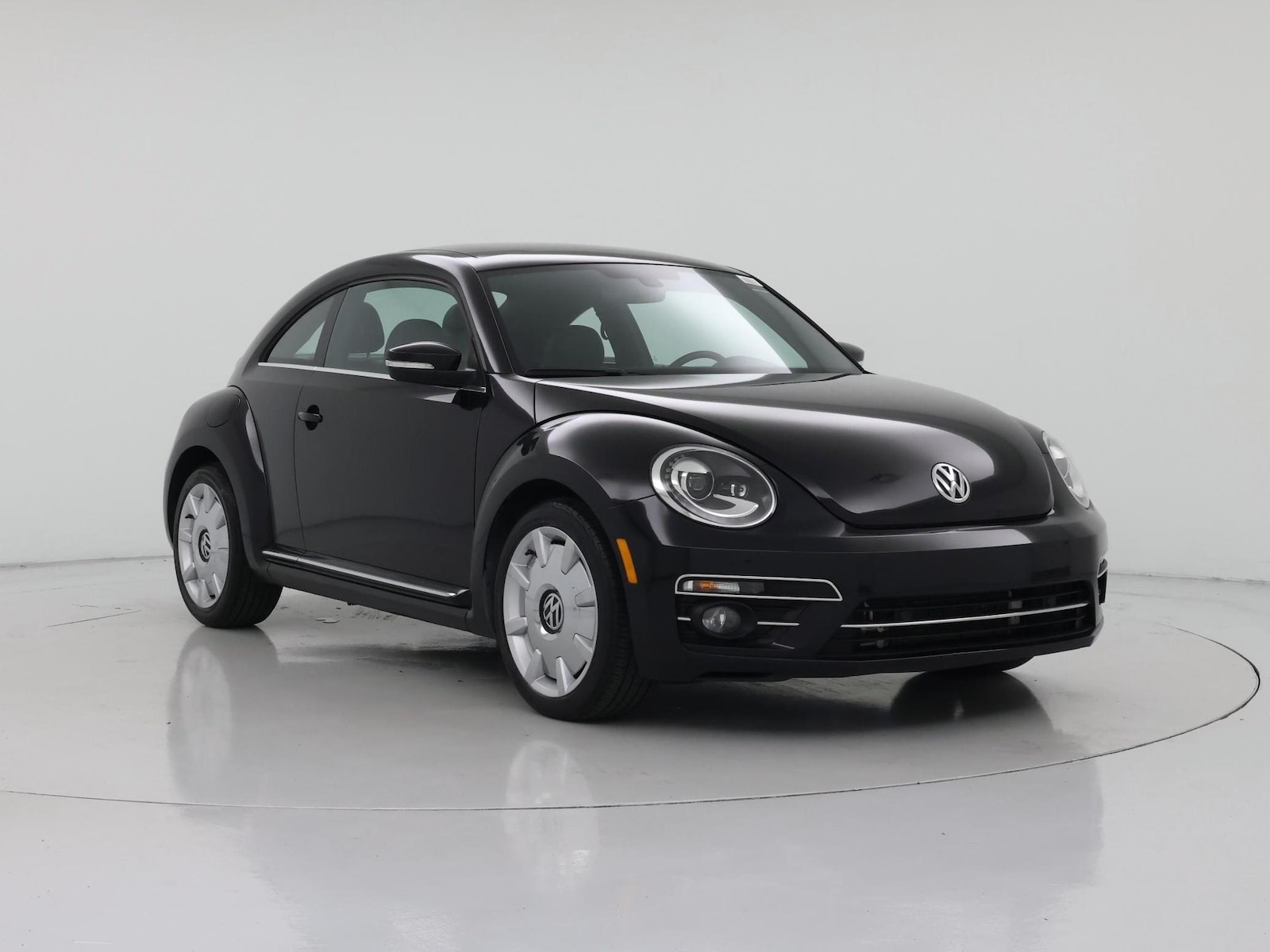 2018 Volkswagen Beetle SE - Photo 2