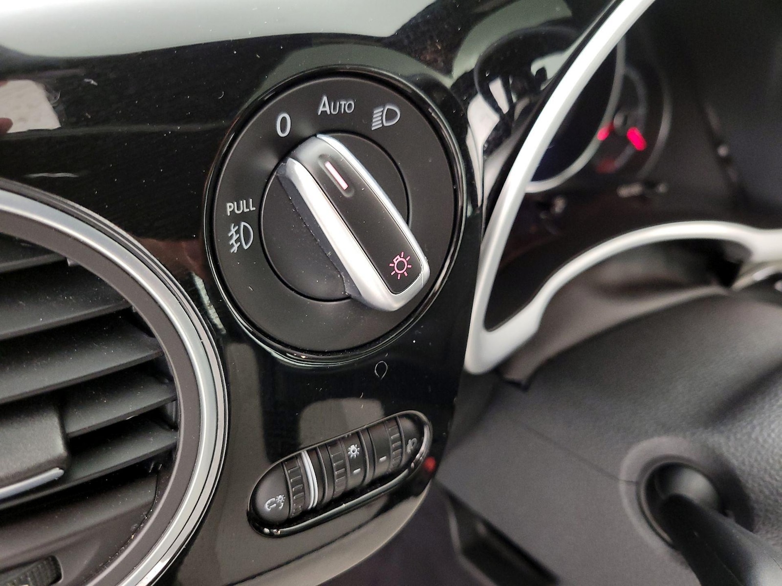 2018 Volkswagen Beetle SE - Photo 14