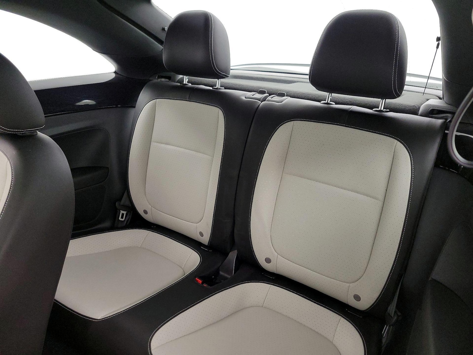 2018 Volkswagen Beetle SE - Photo 22