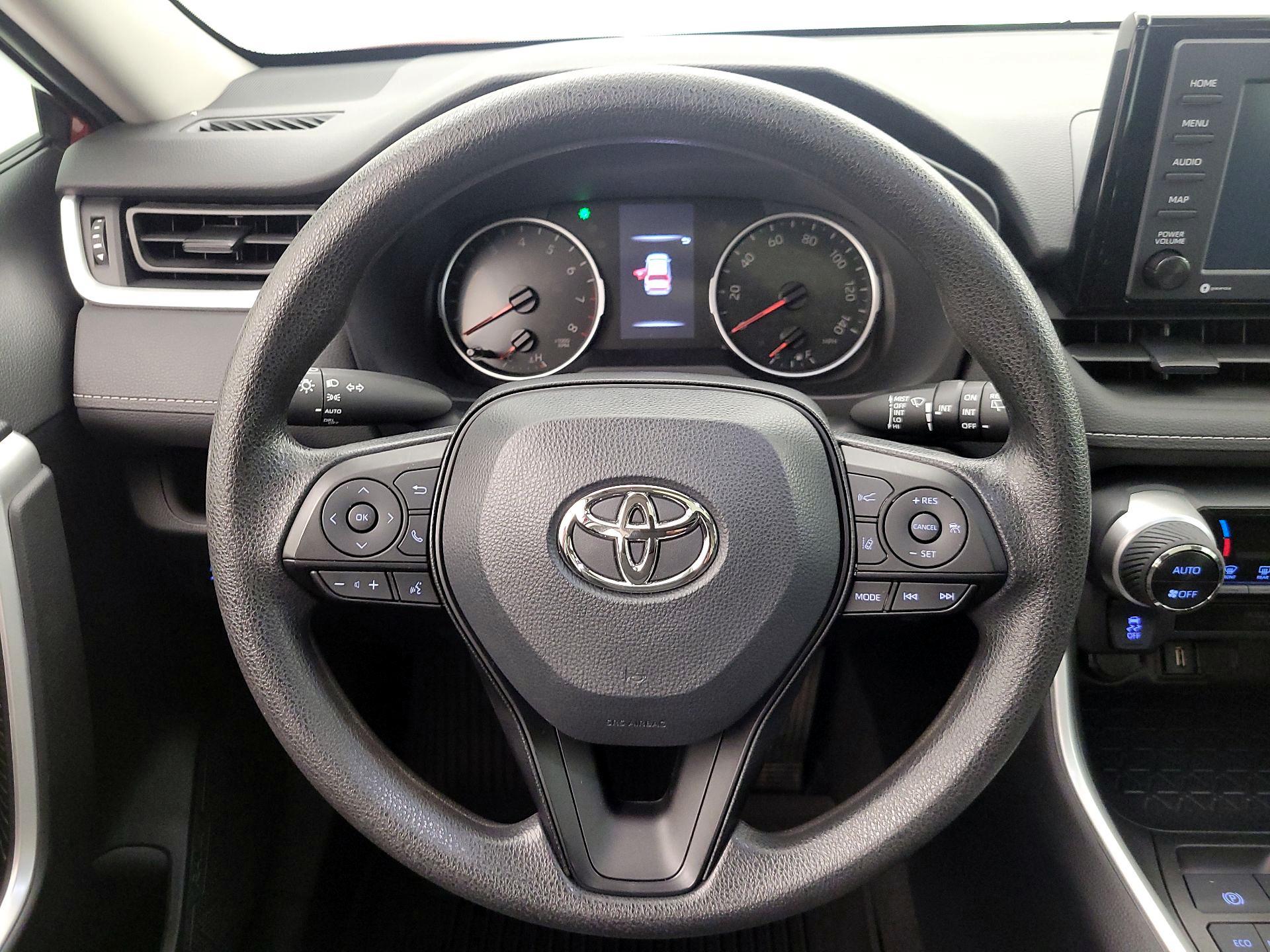 Thumbnail: 2022 Toyota RAV4 - 10
