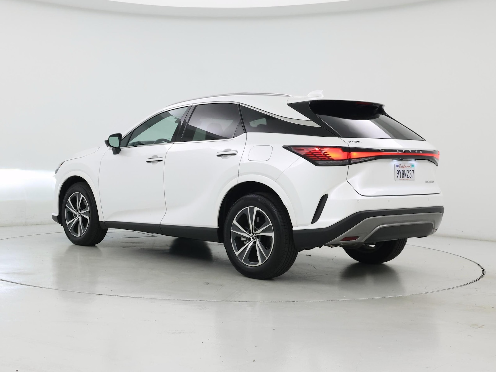 2026 Lexus RX 350 - Photo 3