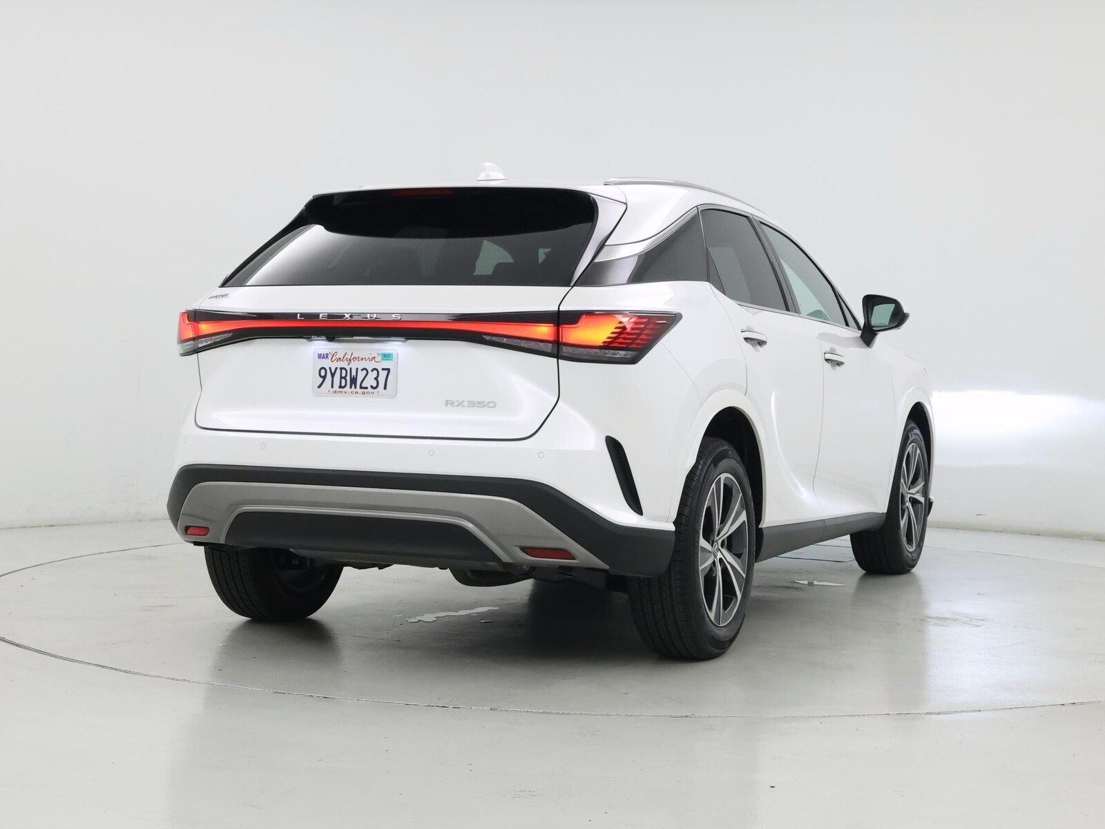 2026 Lexus RX 350 - Photo 9