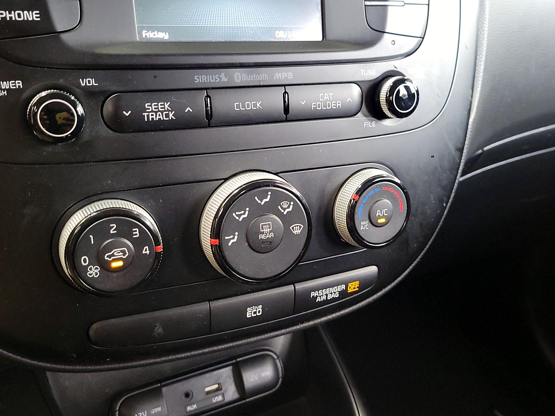 Thumbnail: 2016 Kia Soul - 16