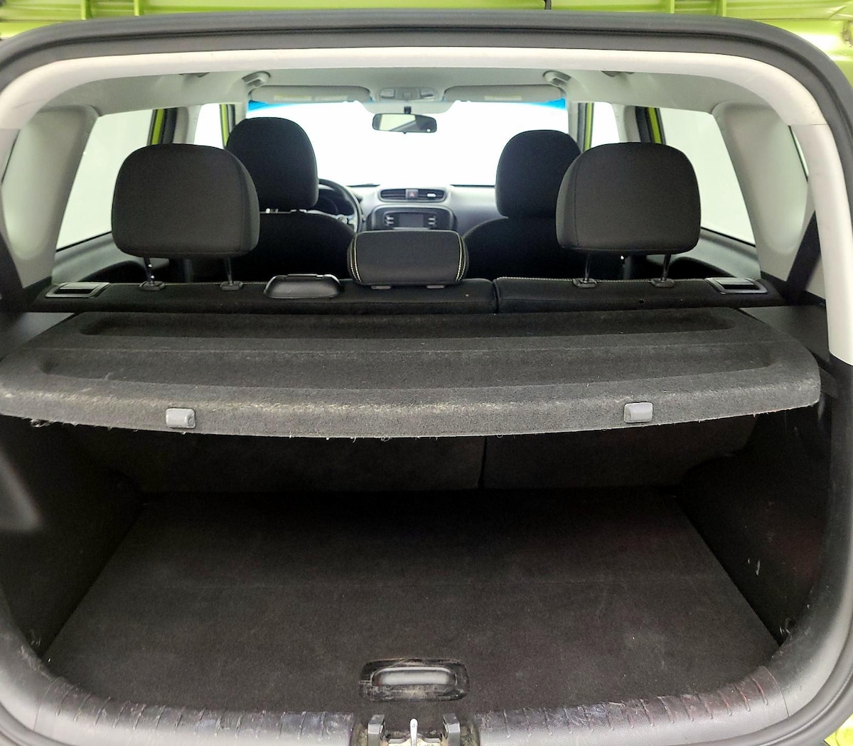 Trunk/Cargo (Seats Up)