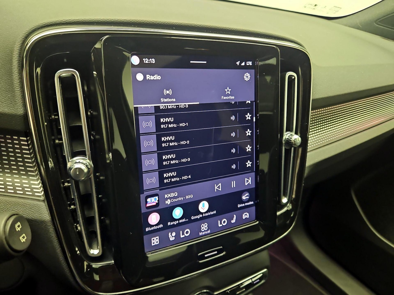 2022 Volvo XC40 Plus - Photo 17