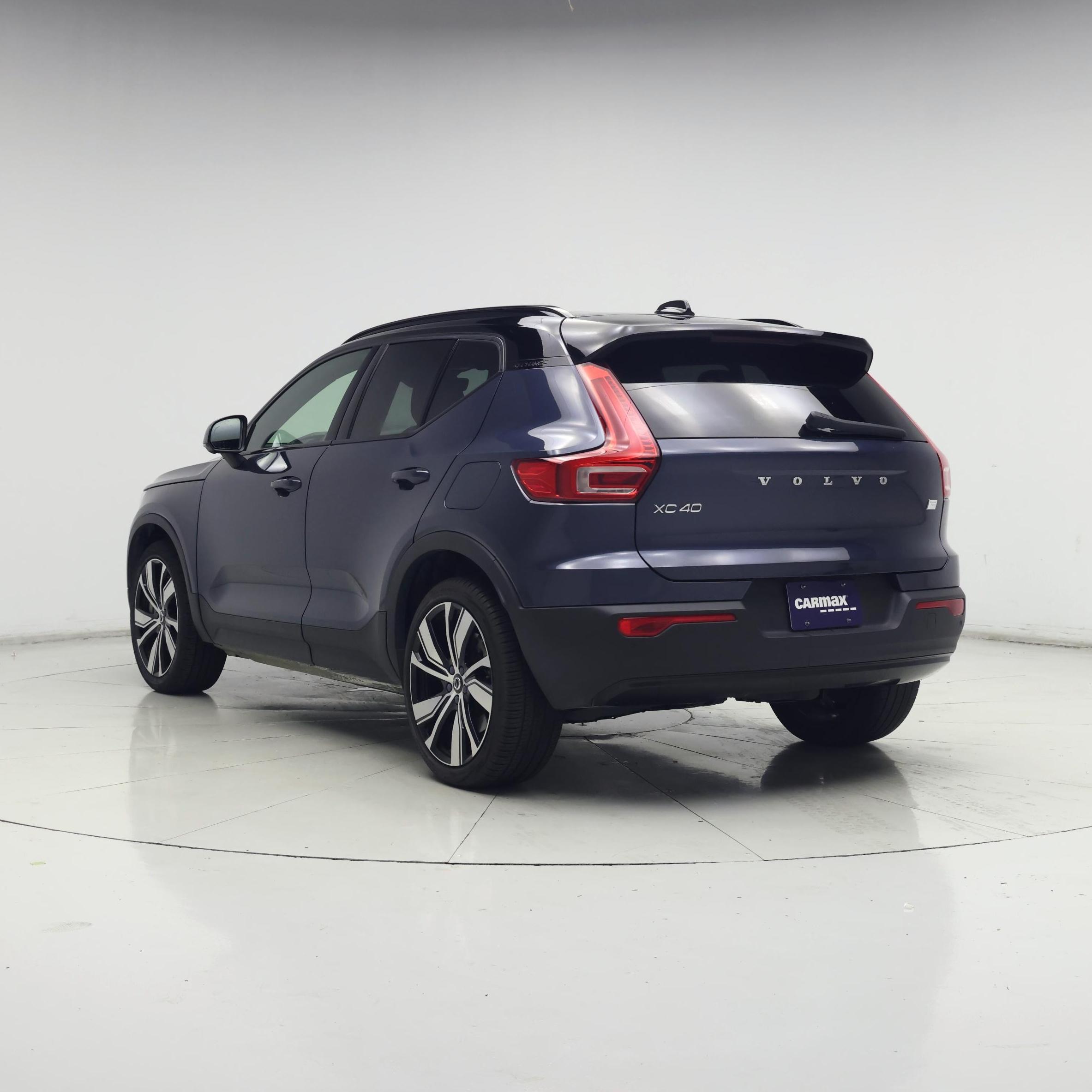 Thumbnail: 2022 Volvo XC40 - 2