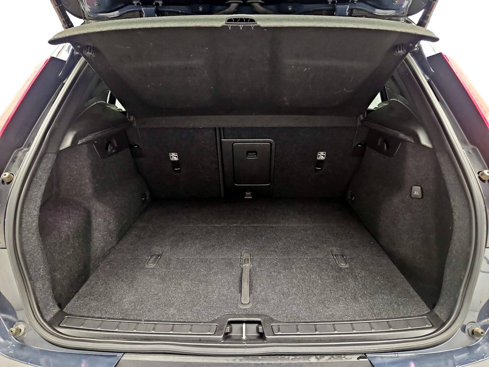 2022 Volvo XC40 Plus - Photo 23