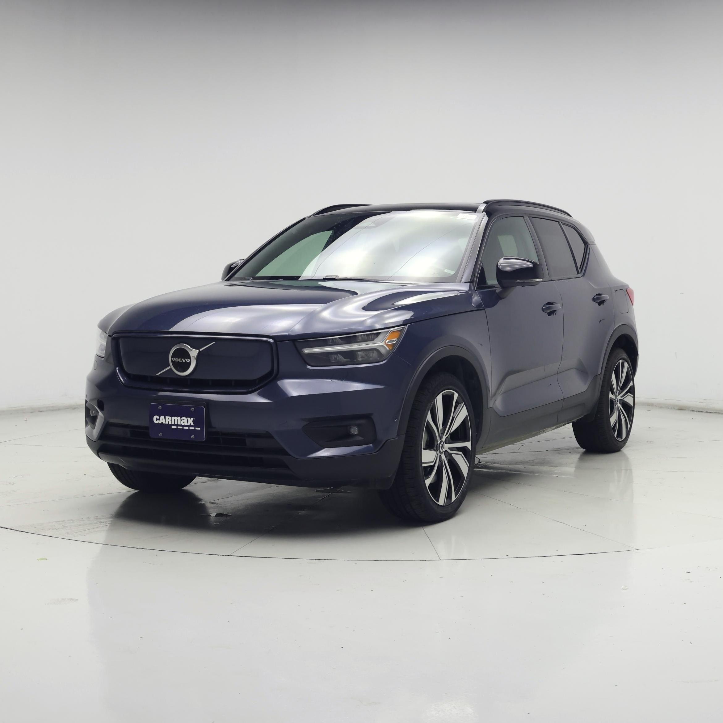 Thumbnail: 2022 Volvo XC40 - 4