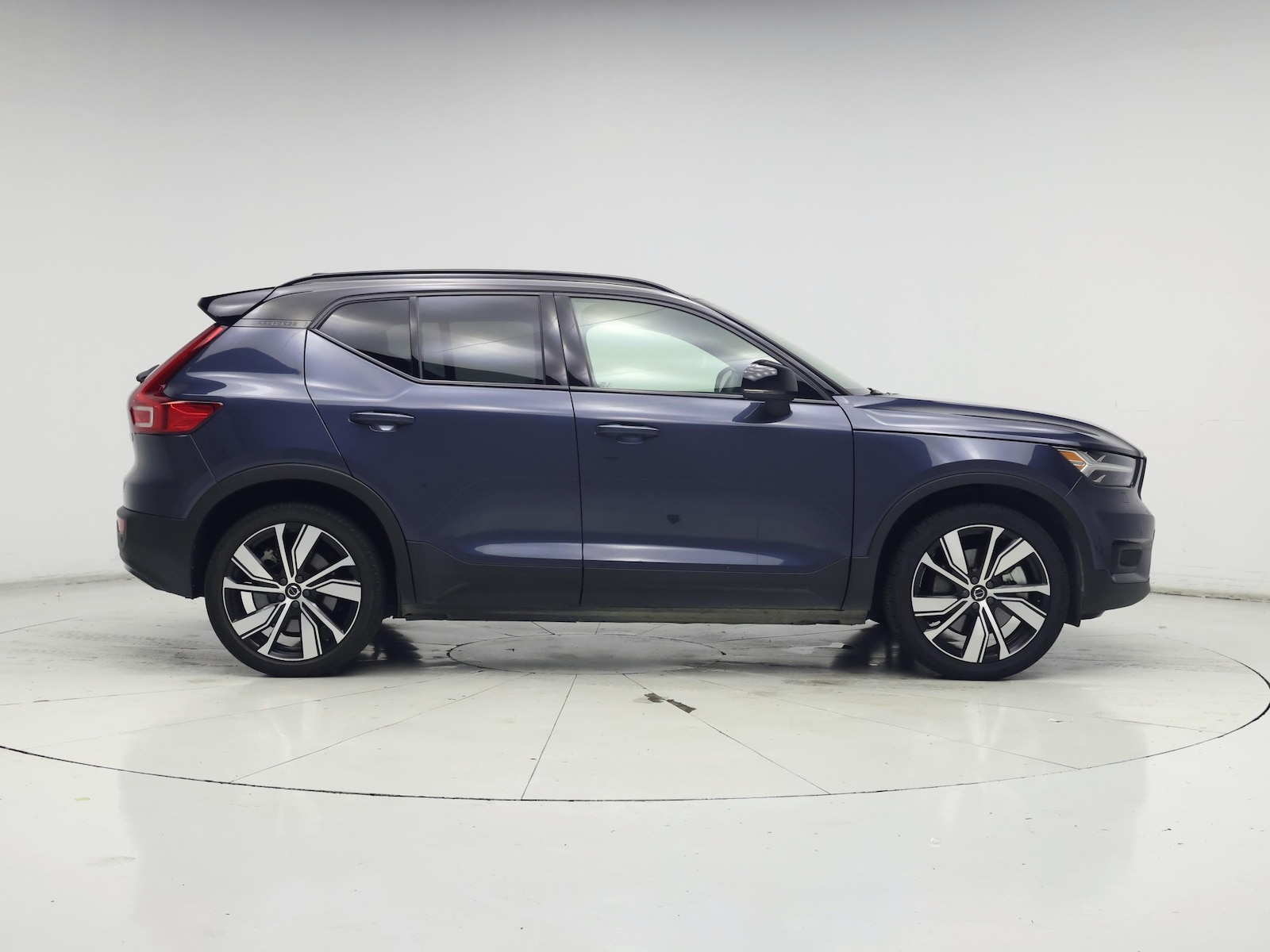 2022 Volvo XC40 Plus - Photo 8