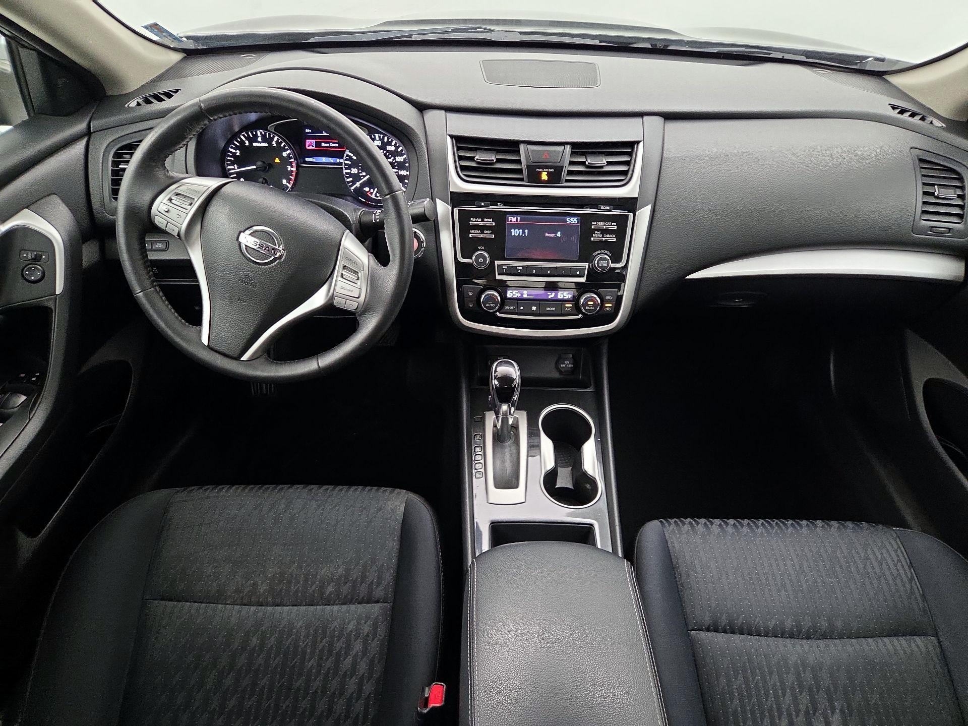 Thumbnail: 2018 Nissan Altima - 9