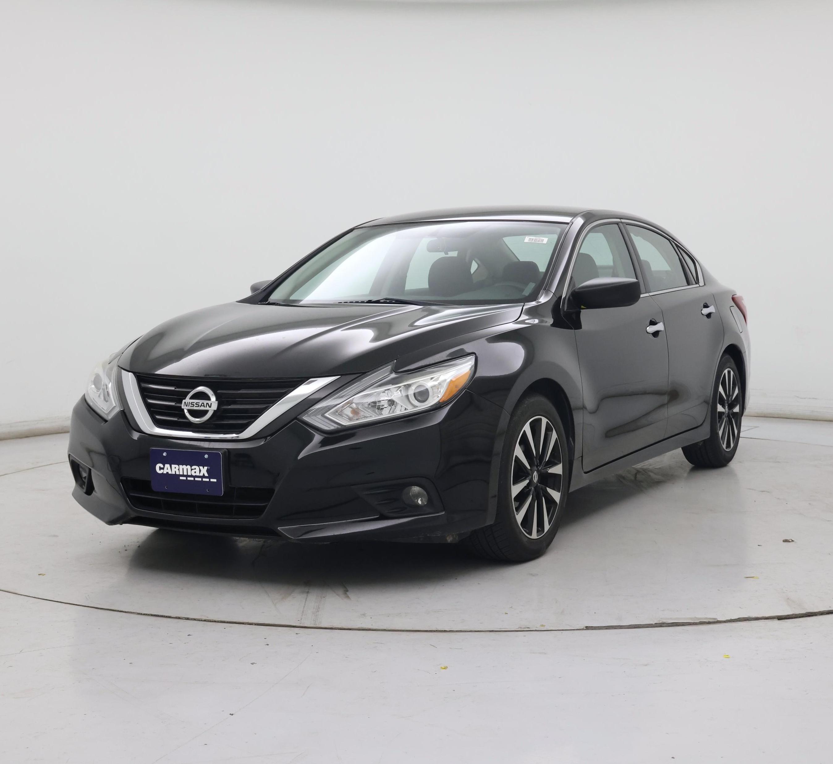 Thumbnail: 2018 Nissan Altima - 4
