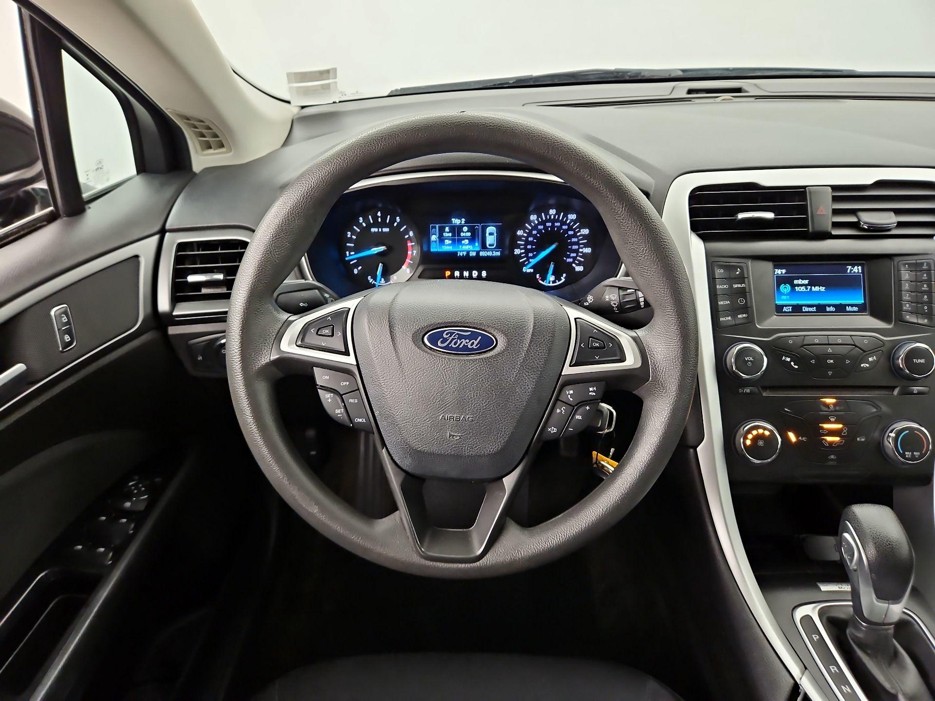 Thumbnail: 2015 Ford Fusion - 10