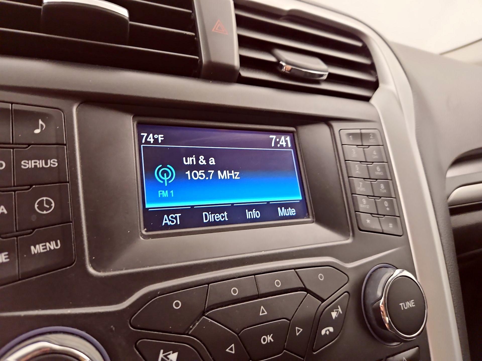 Thumbnail: 2015 Ford Fusion - 15