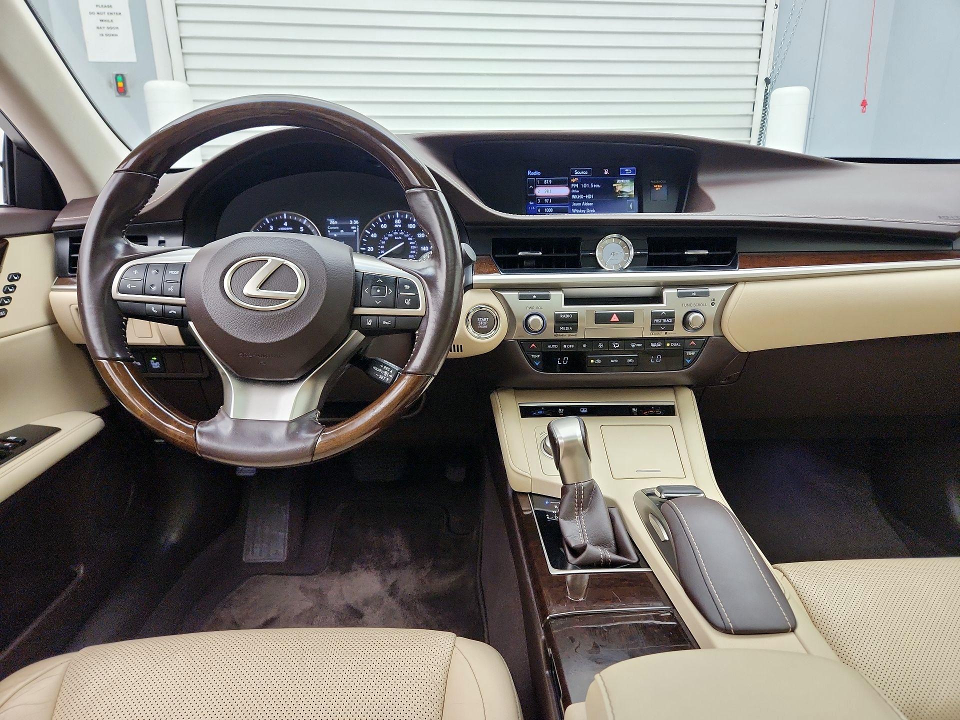 Thumbnail: 2016 Lexus ES - 9