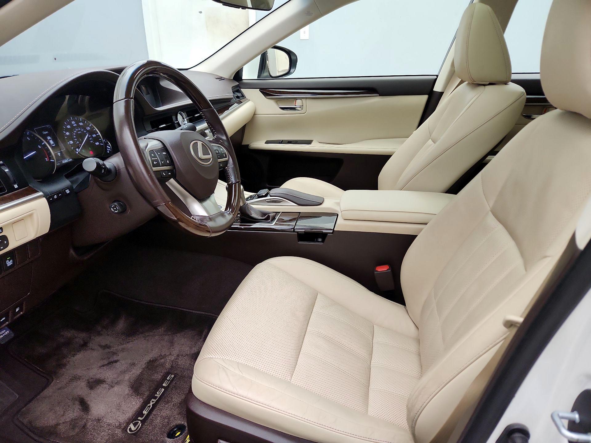 Thumbnail: 2016 Lexus ES - 11