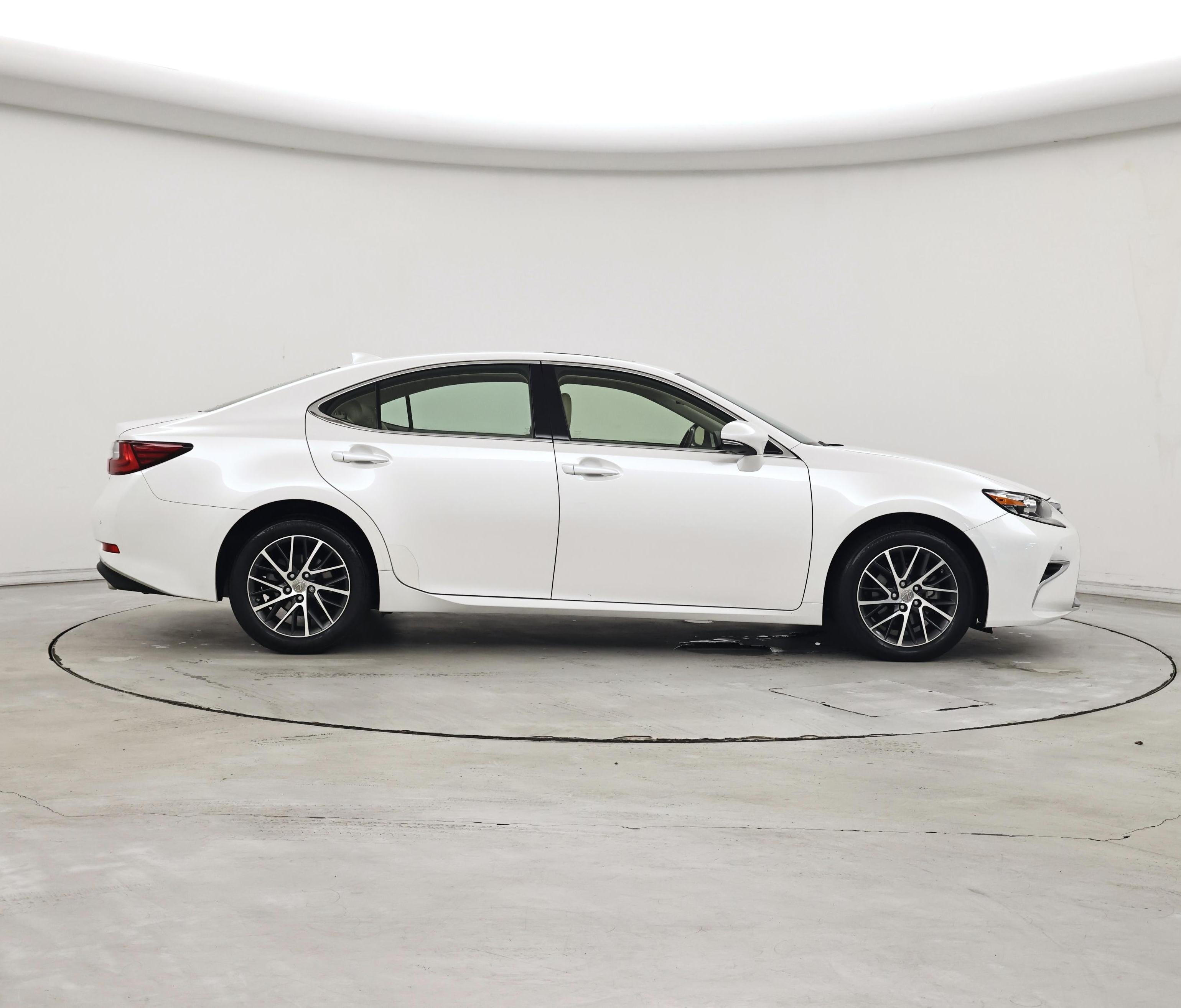 Thumbnail: 2016 Lexus ES - 7