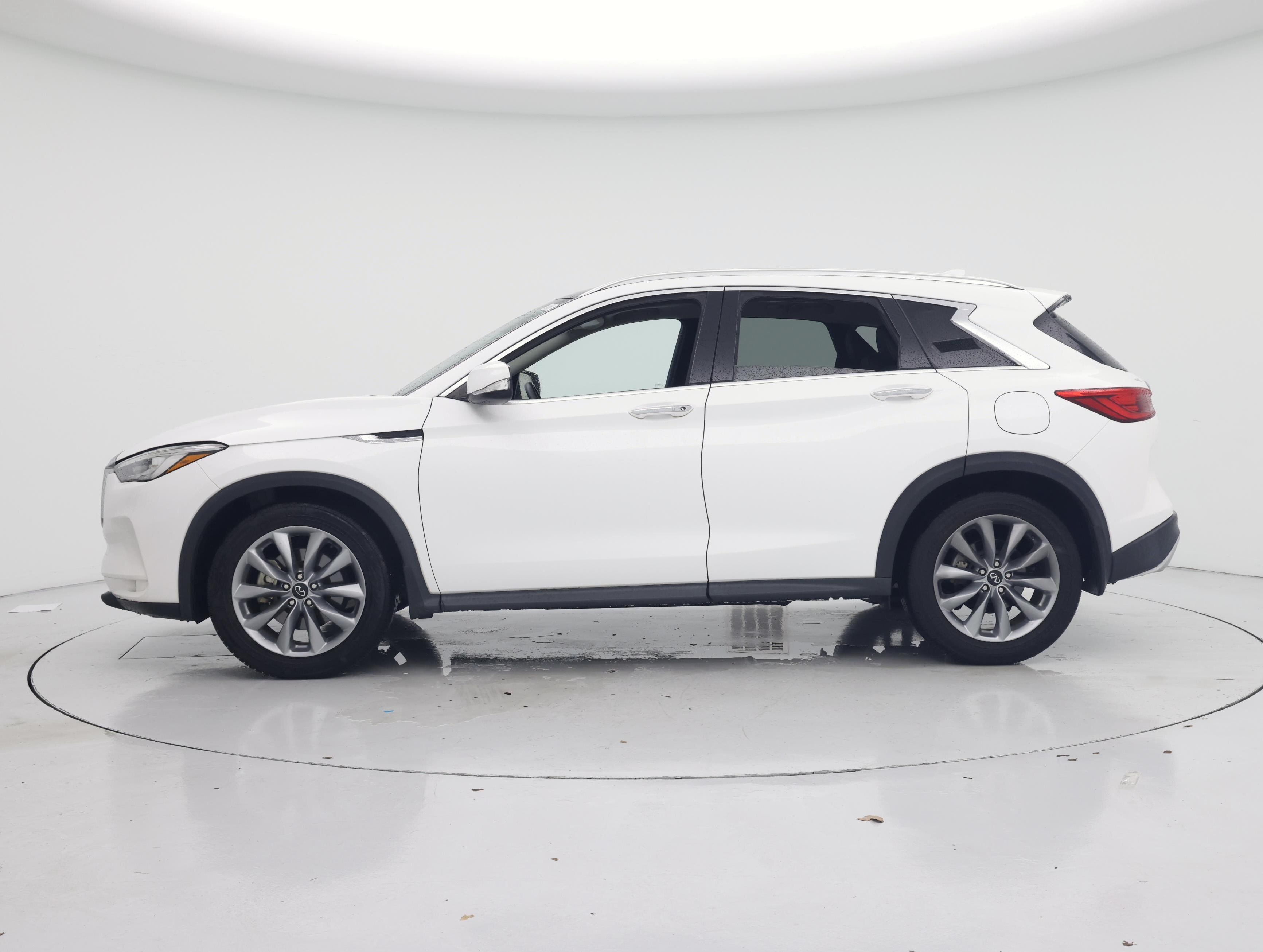 Thumbnail: 2021 INFINITI QX50 - 3