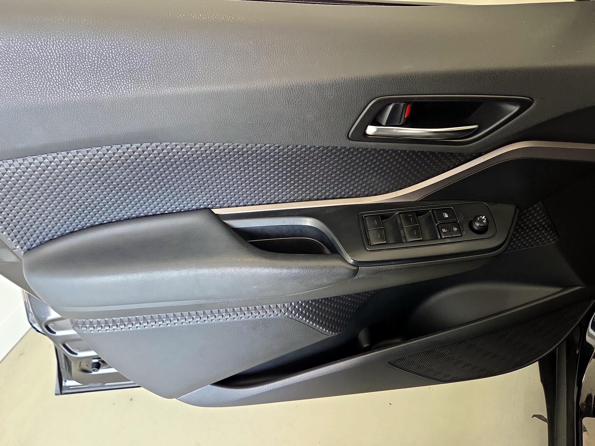 Thumbnail: 2021 Toyota C-HR - 12