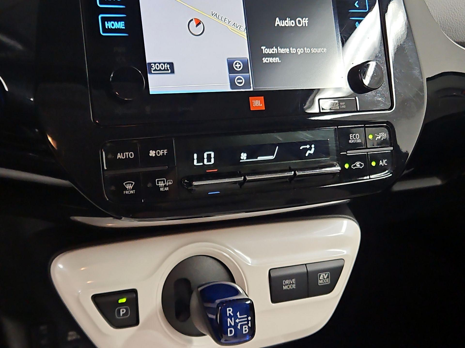 Thumbnail: 2016 Toyota Prius - 17