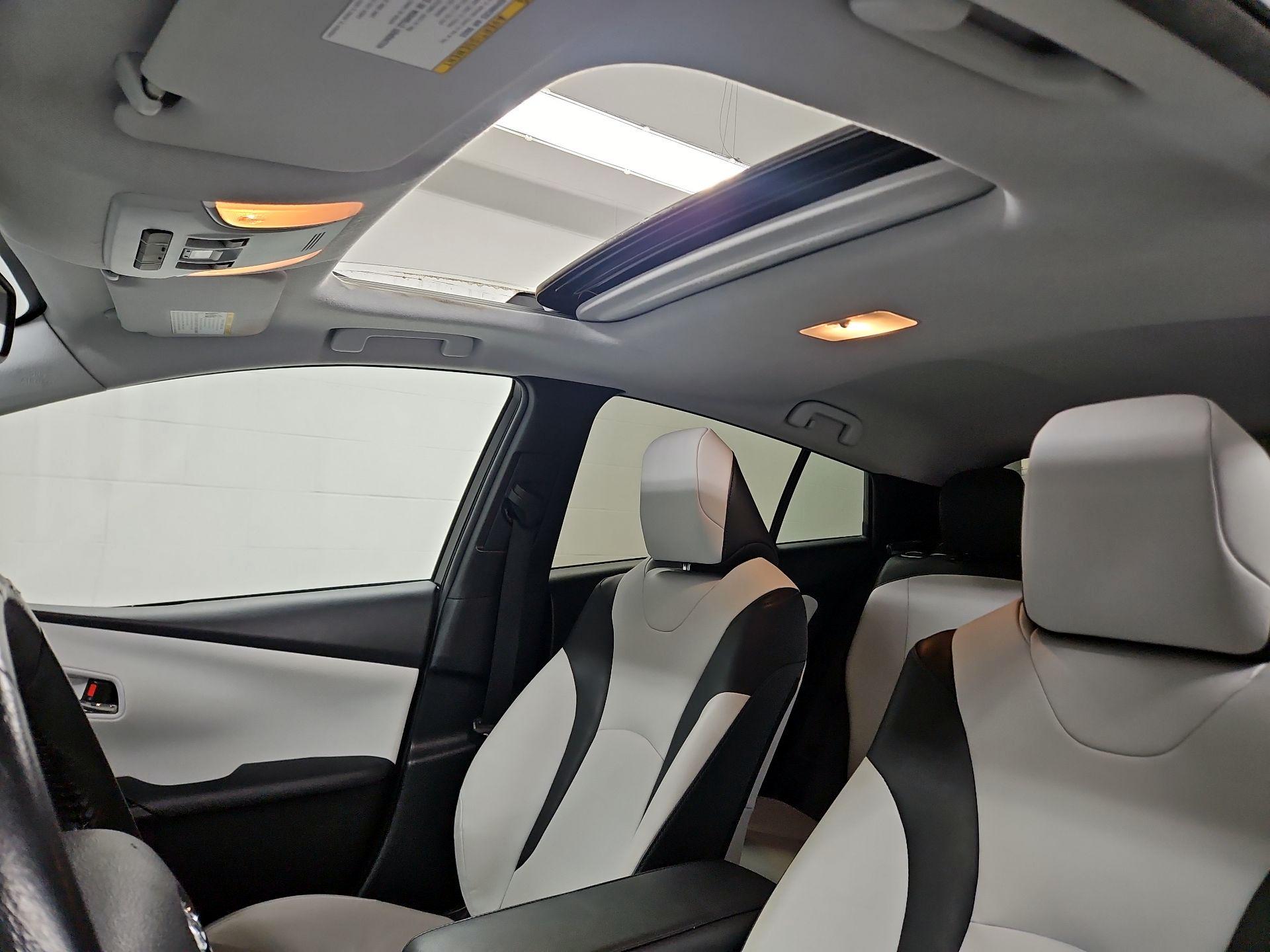 Thumbnail: 2016 Toyota Prius - 20