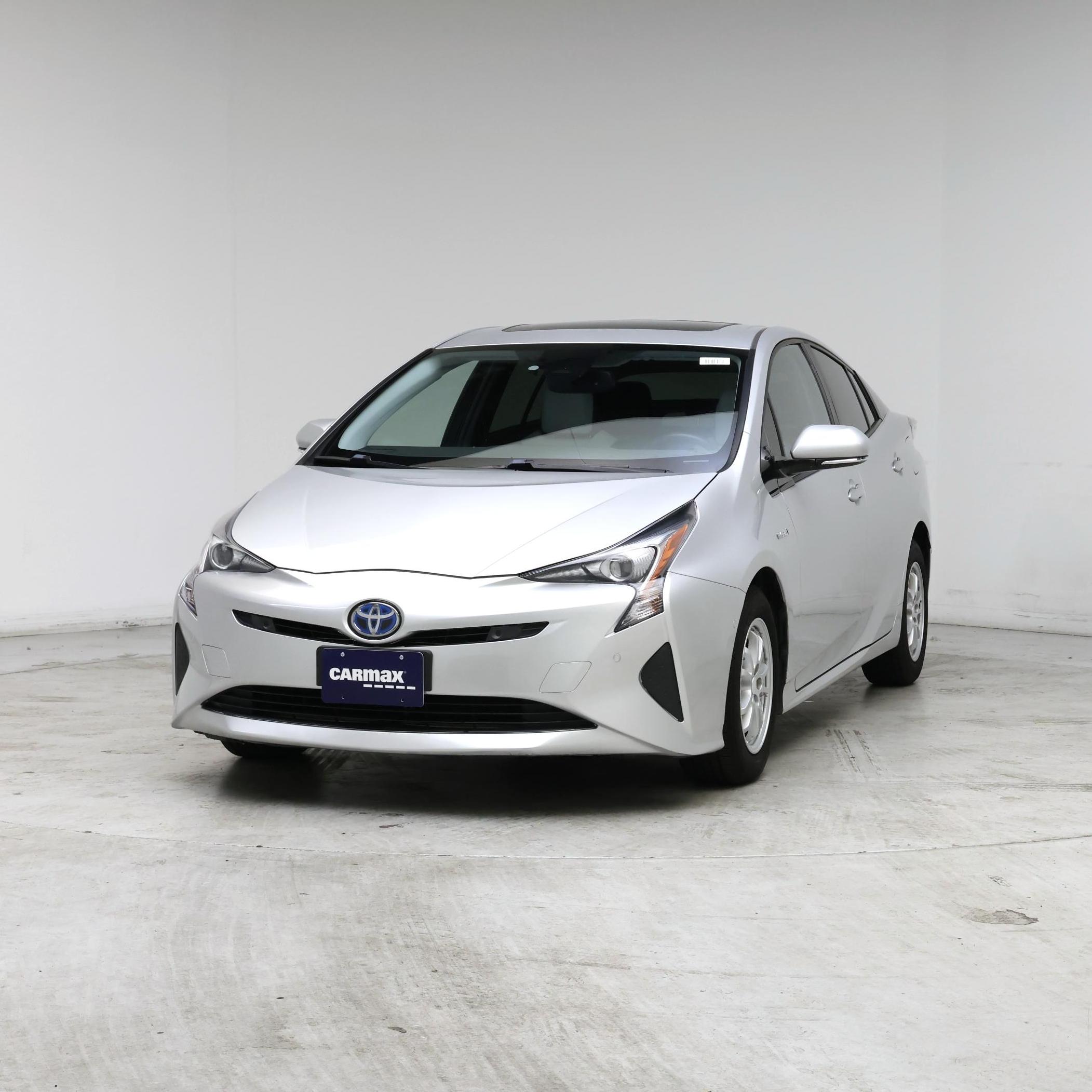 Thumbnail: 2016 Toyota Prius - 4