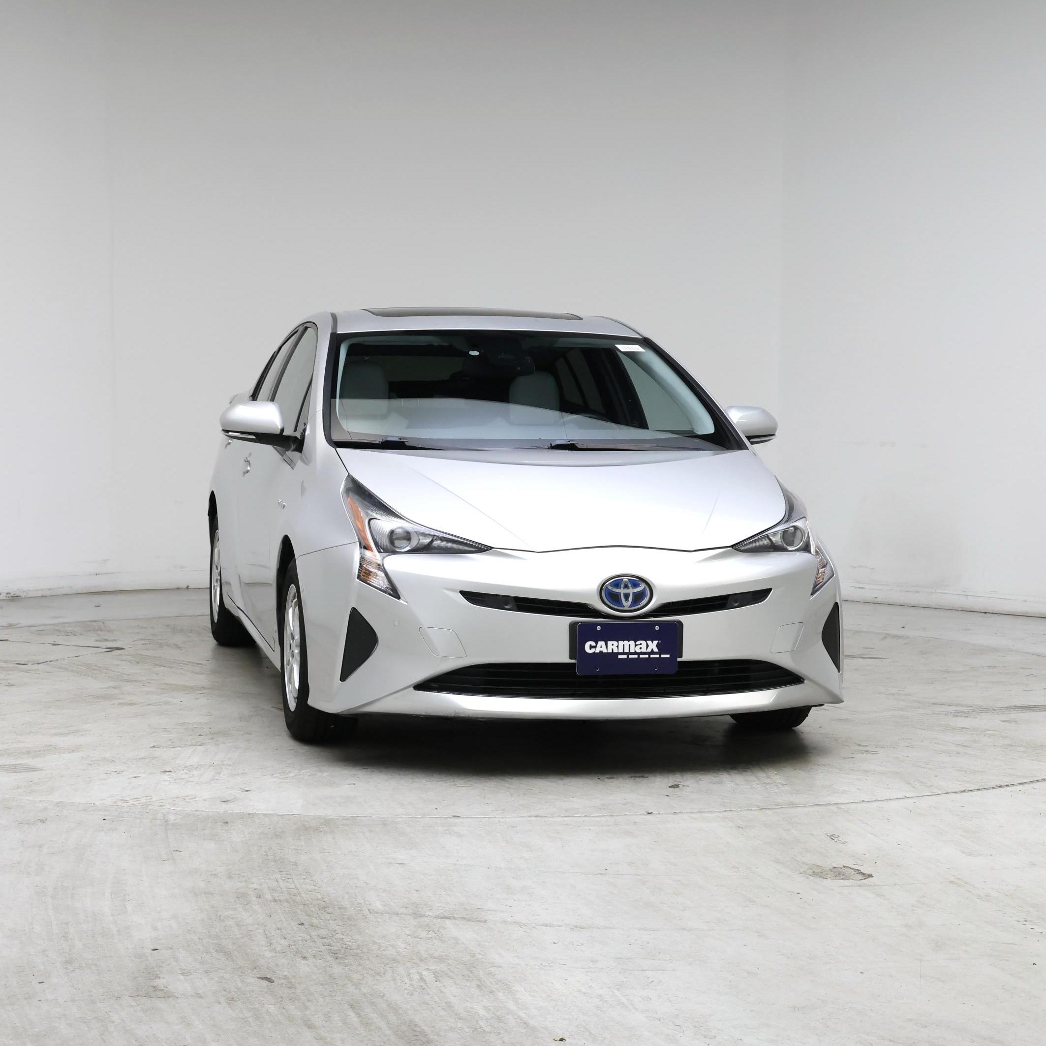 Thumbnail: 2016 Toyota Prius - 5