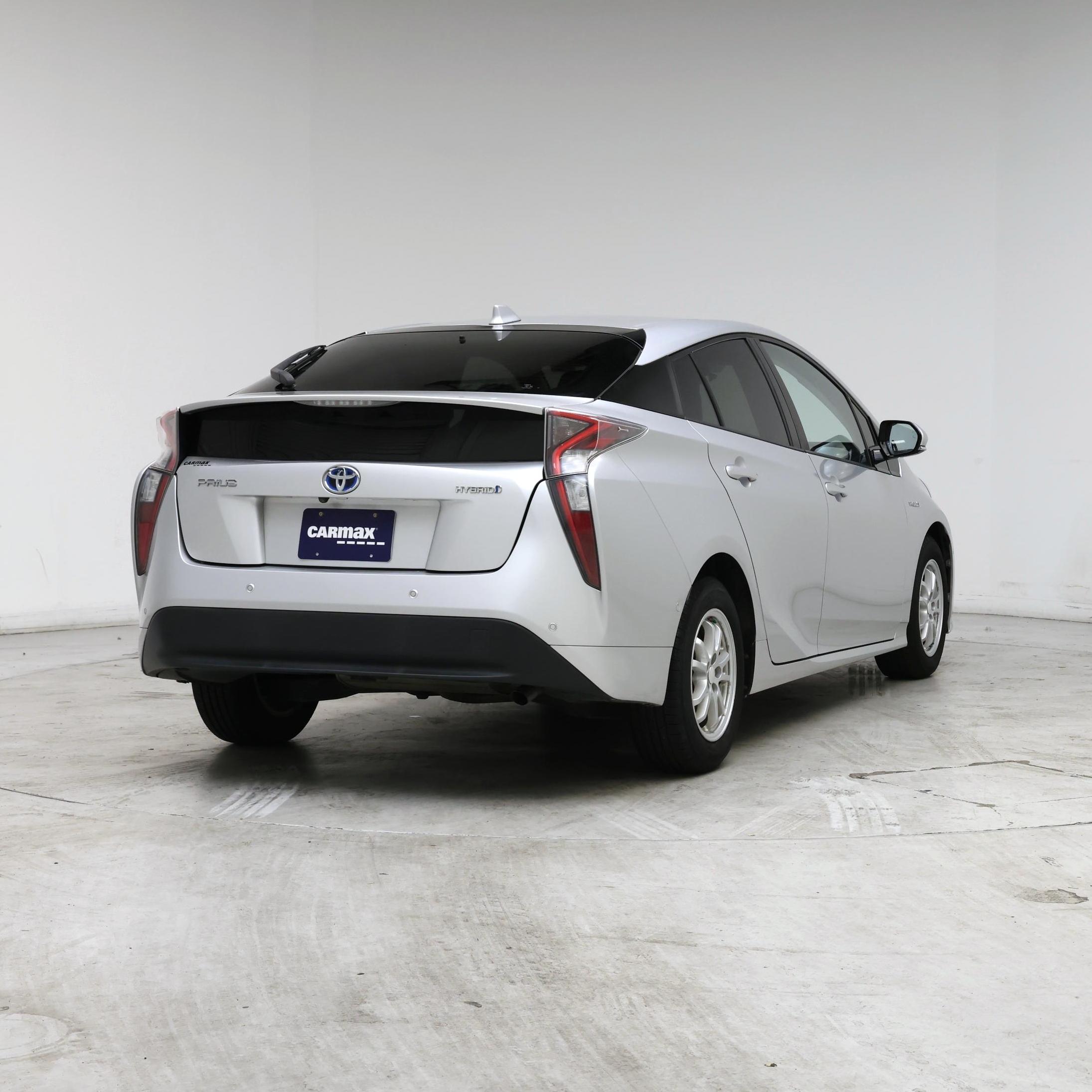 Thumbnail: 2016 Toyota Prius - 8