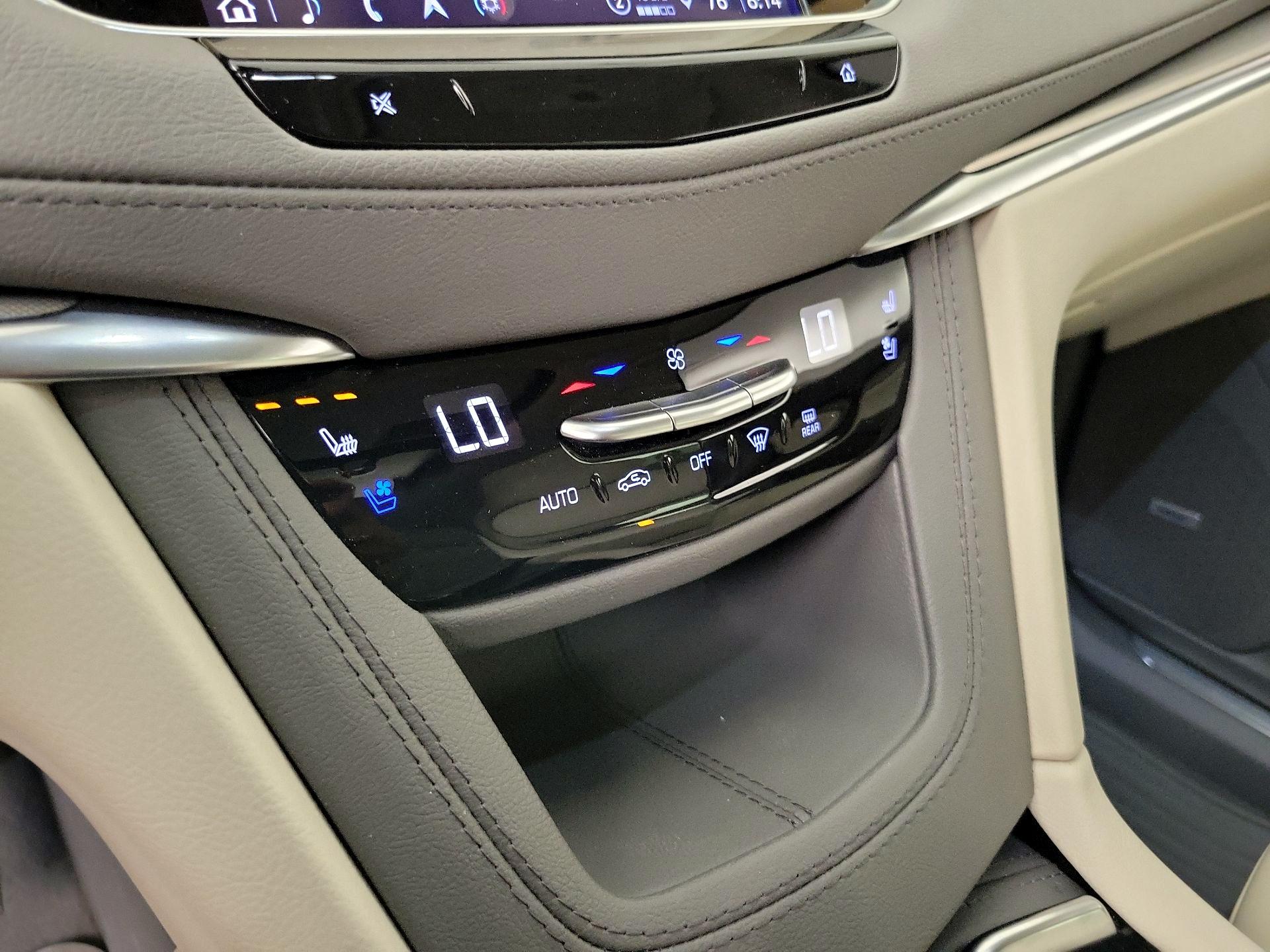 Thumbnail: 2024 Cadillac XT5 - 15