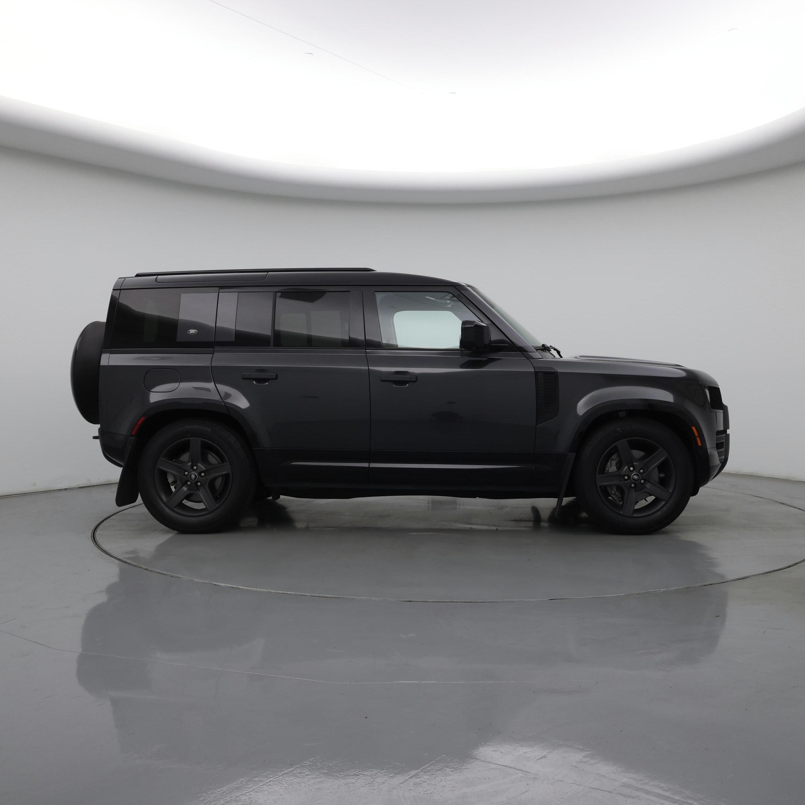 Thumbnail: 2023 Land Rover Defender - 7