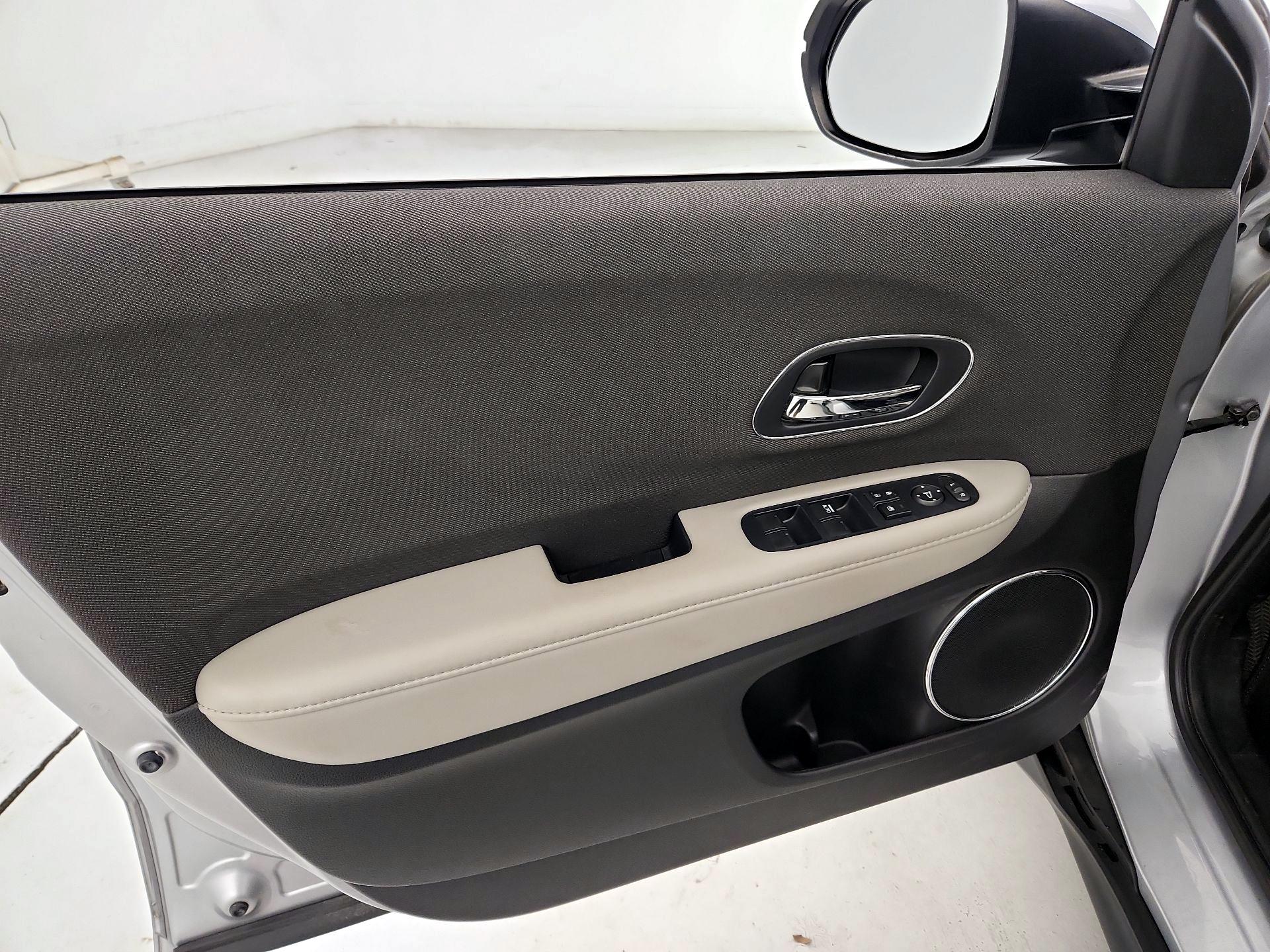 Thumbnail: 2019 Honda HR-V - 12