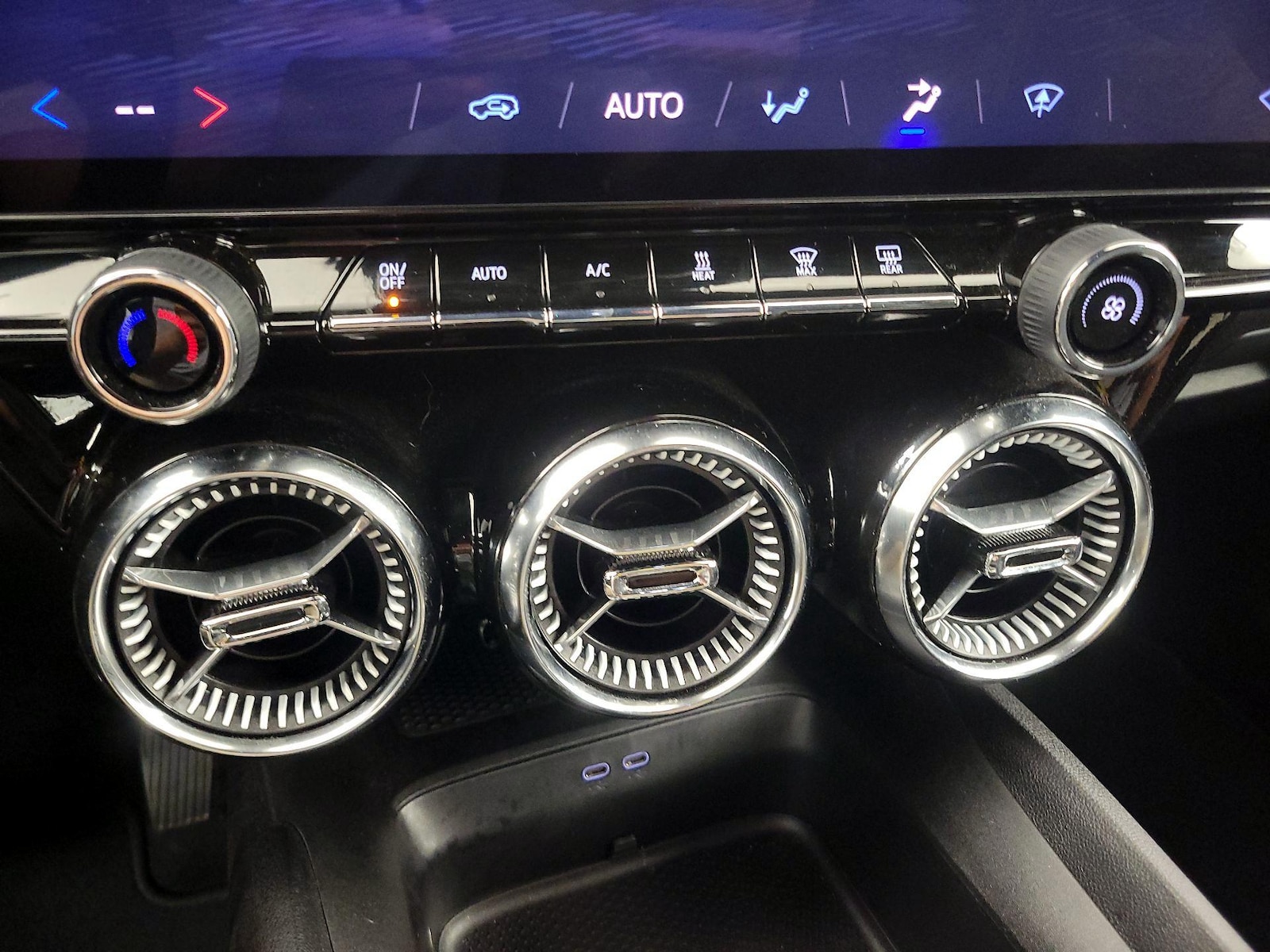 2025 Chevrolet Blazer EV LT - Photo 17